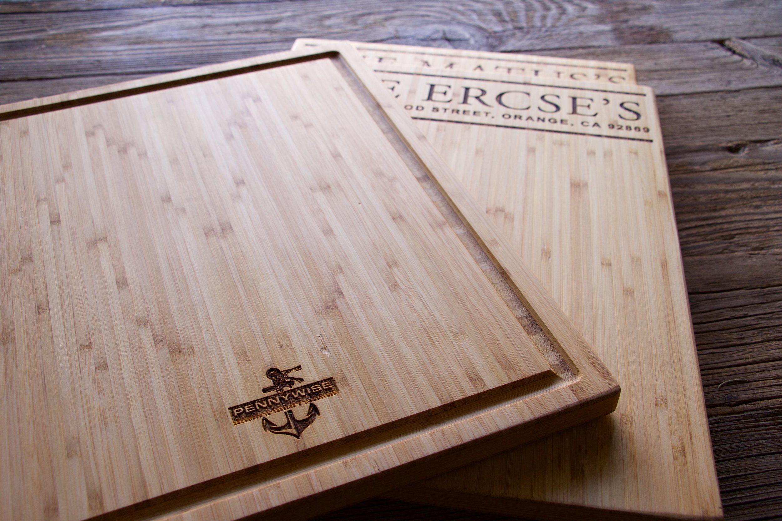 Closing Cutting Board with Juice Groove