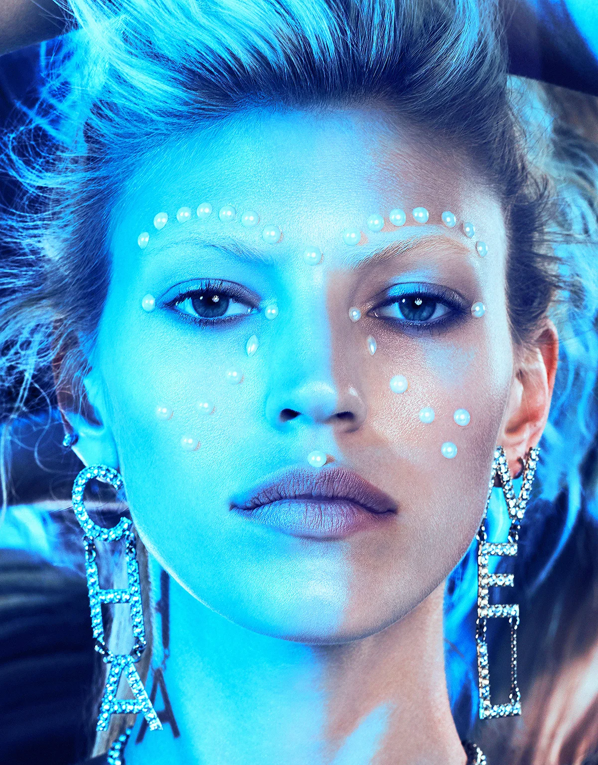 Devon-Windsor-for-VOGUE-Taiwan-by-Enrique-Vega-86558c.jpg