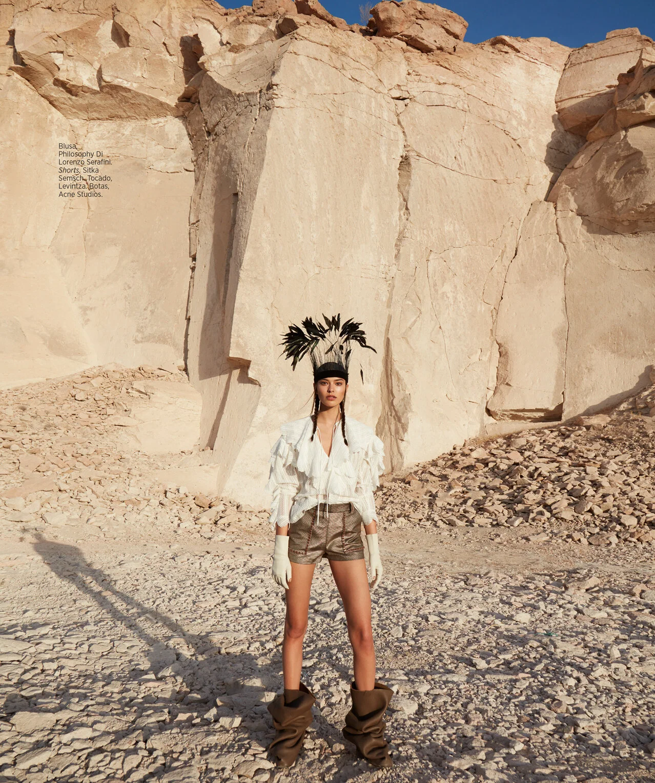 Elizabeth-Salt-for-HARPER'S-BAZAAR-Mexico-by-Enrique-Vega-Pg117.jpg