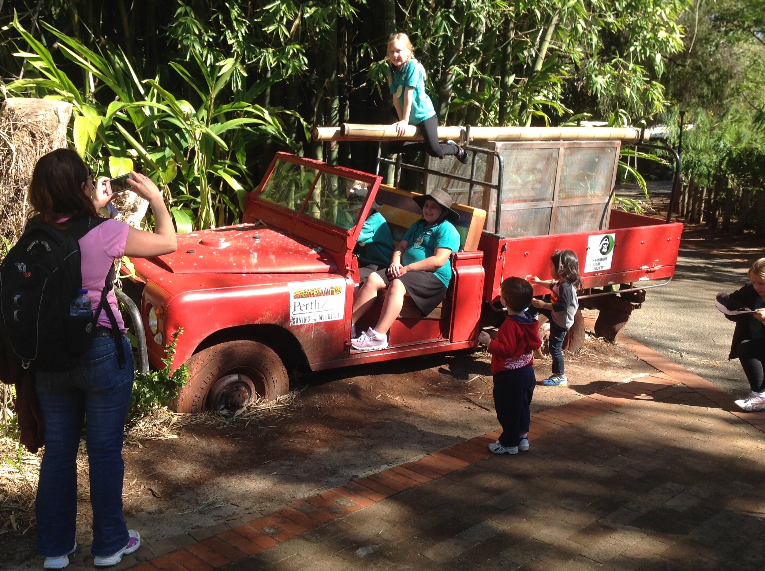 Jeep radio and releas. Perth Zoo 2014.JPG