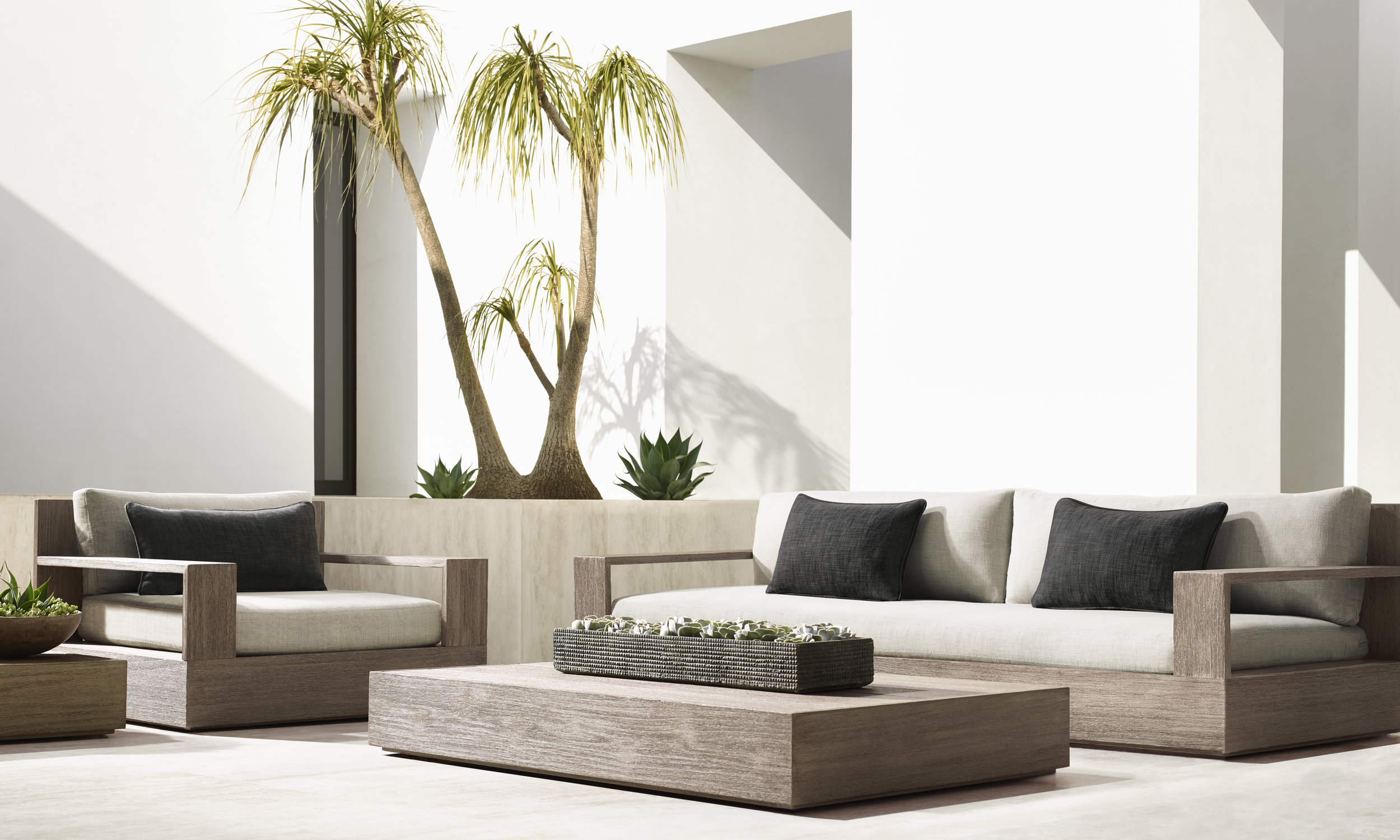 T136_Modern_Belvedere_Low_Seating_Alt1_OD15OD1.jpg