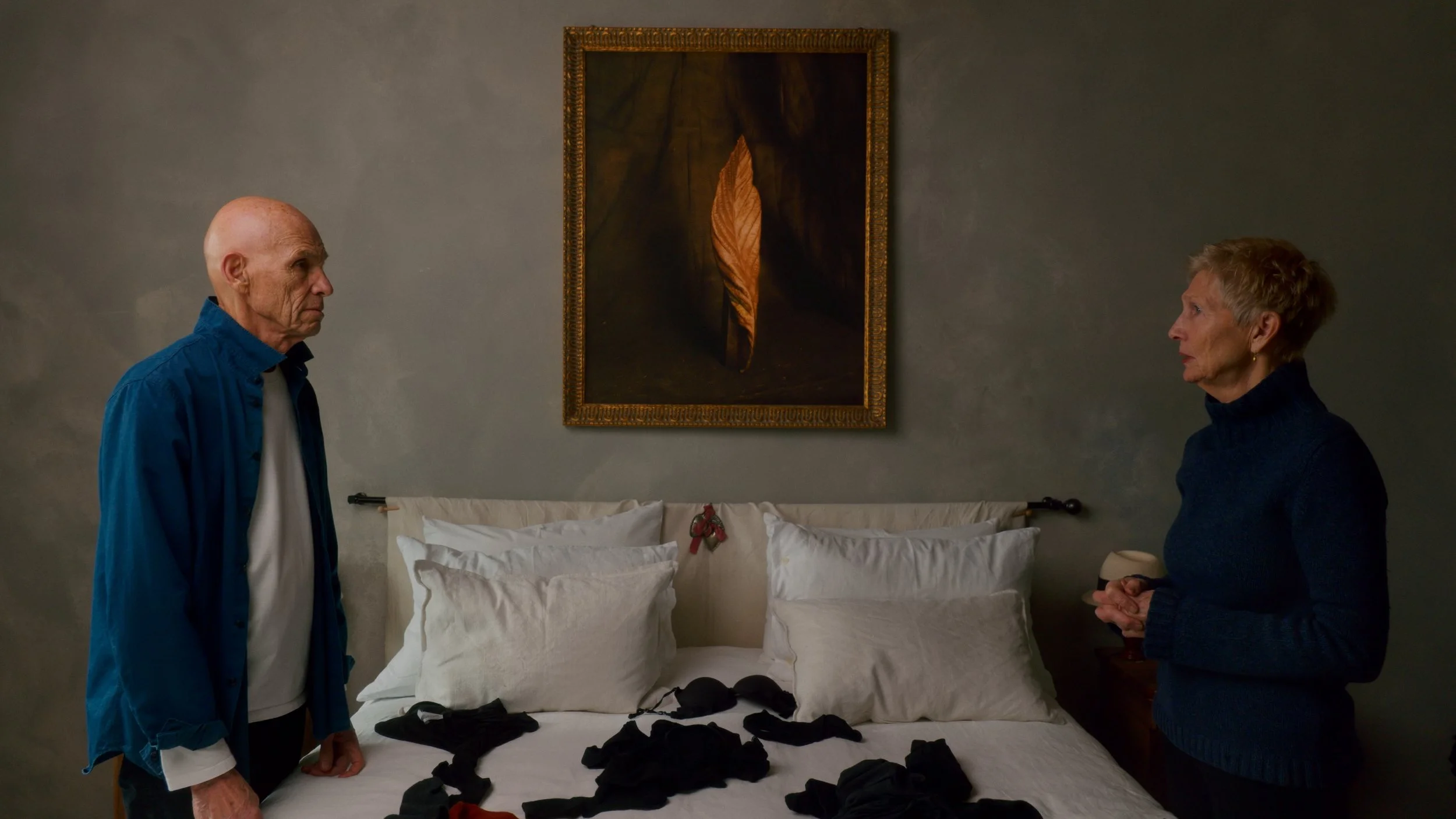 TWO STRANGERS TRYING NOT TO KILL EACH OTHER