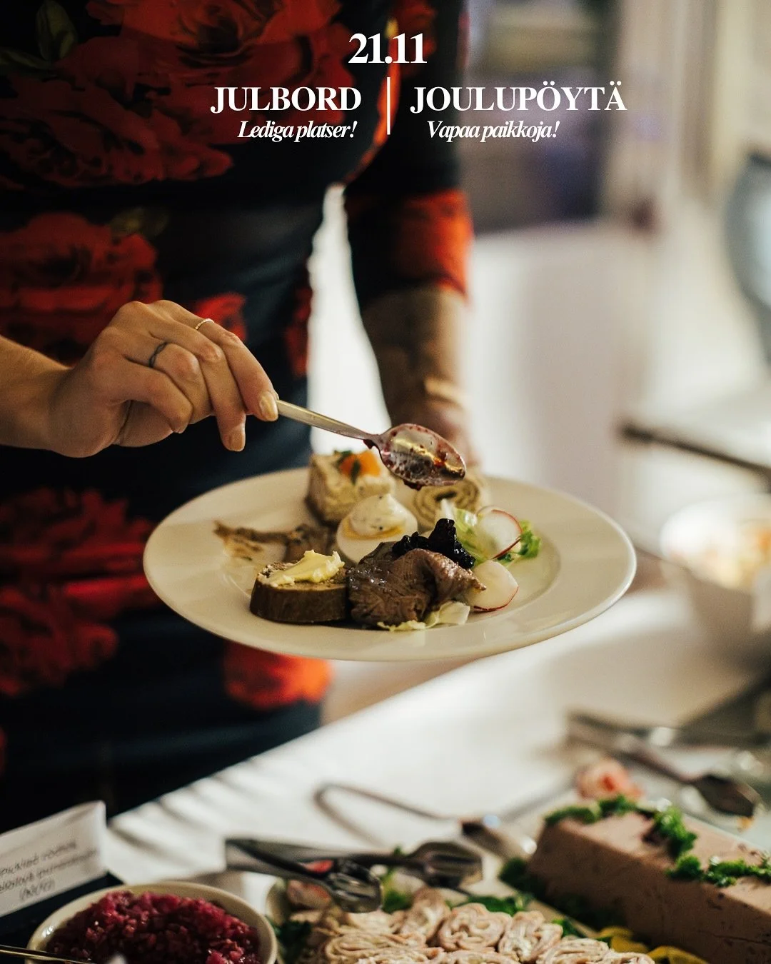 Lediga platser till helgens julbord! 🎄

Pavis &auml;r nu julpyntat och vi b&ouml;rjar k&auml;nna julst&auml;mningen, v&auml;lkommen att fira jul p&aring; pavis p&aring; fredag (21.11) - lediga platser finns fortfarande! 💕

V&auml;lkomnas av en kopp