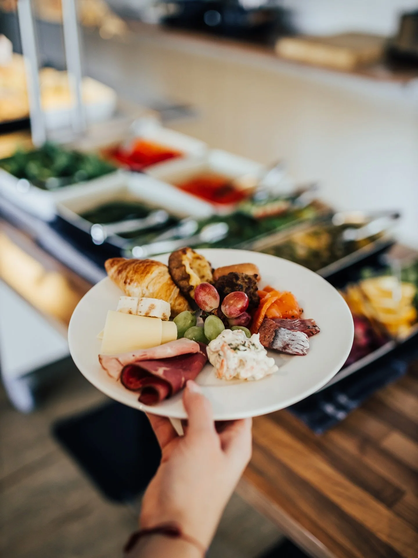 Bokstavsbrunchen - vad kan du f&ouml;rv&auml;nta dig? 

🥂 Pavis bjuder p&aring; brunchsk&aring;l. 

🥐 Ni f&aring;r inledningsvis ta del av en brunch buff&eacute; och sl&aring; er ner i lugn och ro. 

🧠 Maria delar kunskap och erfarenheter! 
Psykot