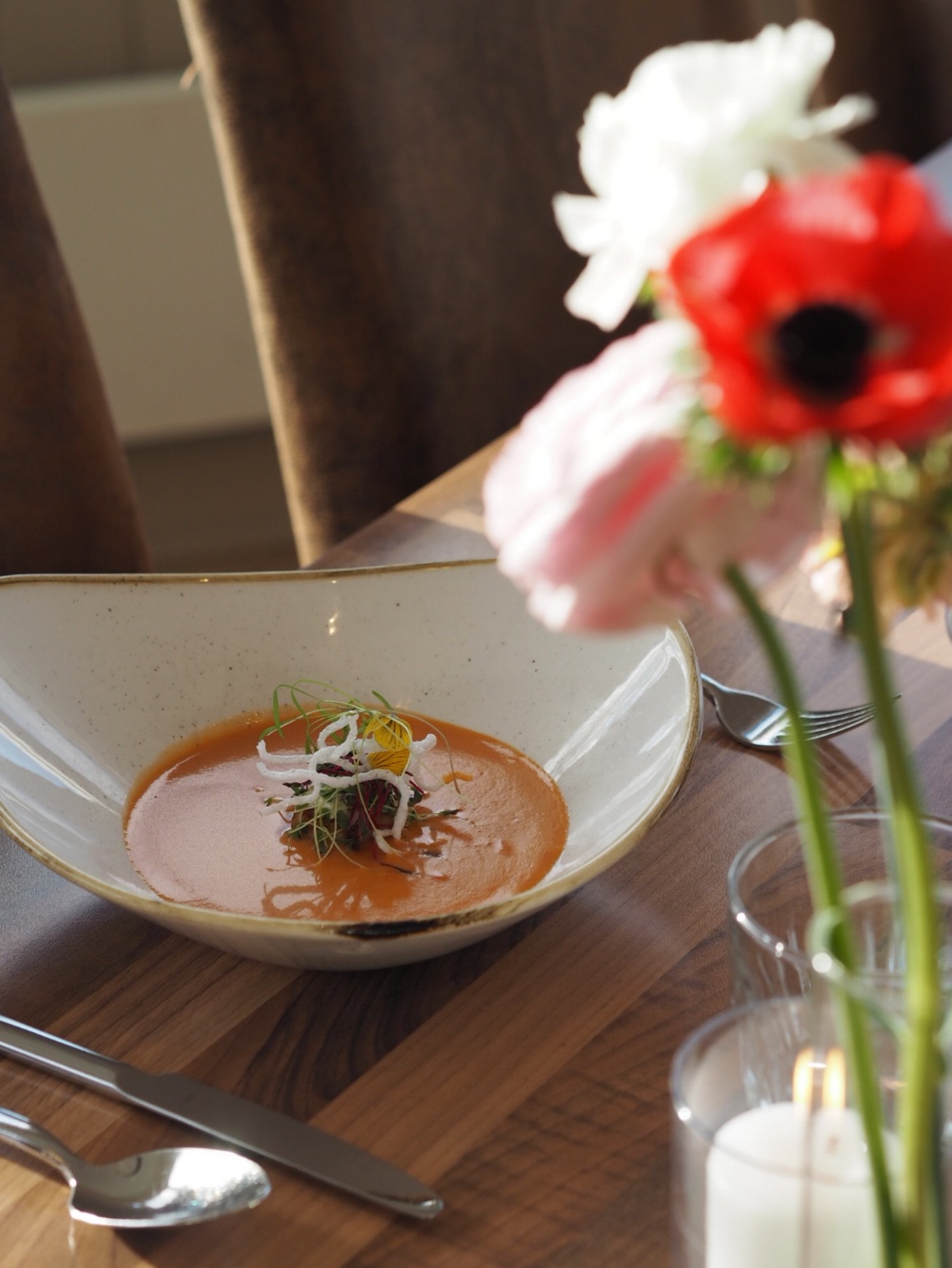 Inga helgplaner? Samla familjen eller v&auml;nnerna och kom p&aring; tasting till Pavis! ☀️

Det h&auml;r &auml;r ett exklusivt tillf&auml;lle d&auml;r ni f&aring;r njuta av en femr&auml;tters tastingmeny, kompletterad med en uppfriskande palate clea