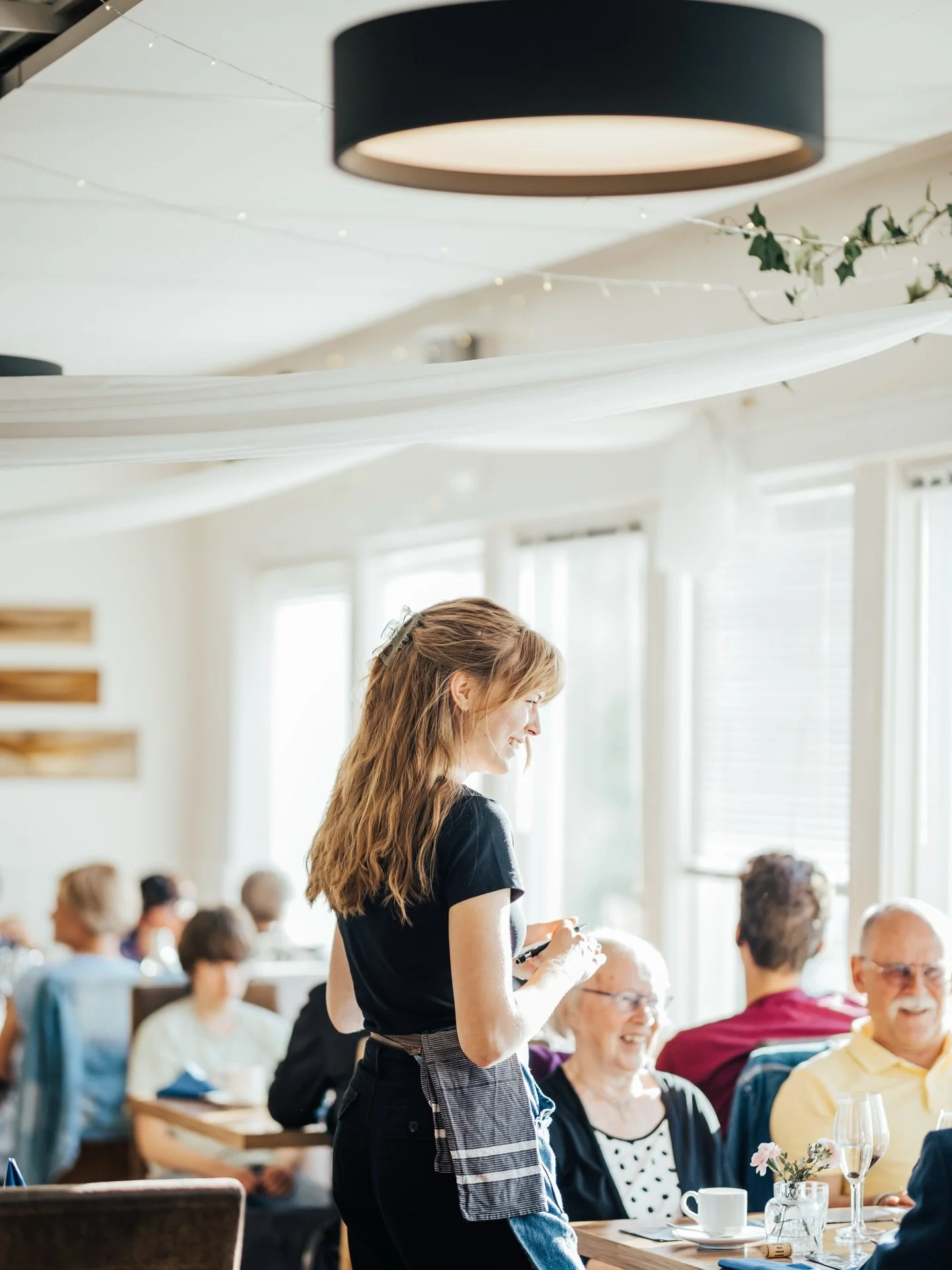 Pavis f&ouml;rpremi&auml;r - kockens urval 

Nu har du chansen att vara f&ouml;rst med att smaka sommarens &agrave; la carte p&aring; Pavis. V&aring;r k&ouml;kschef har valt ut n&aring;gra r&auml;tter fr&aring;n den kommande menyn, s&aring; att du f&