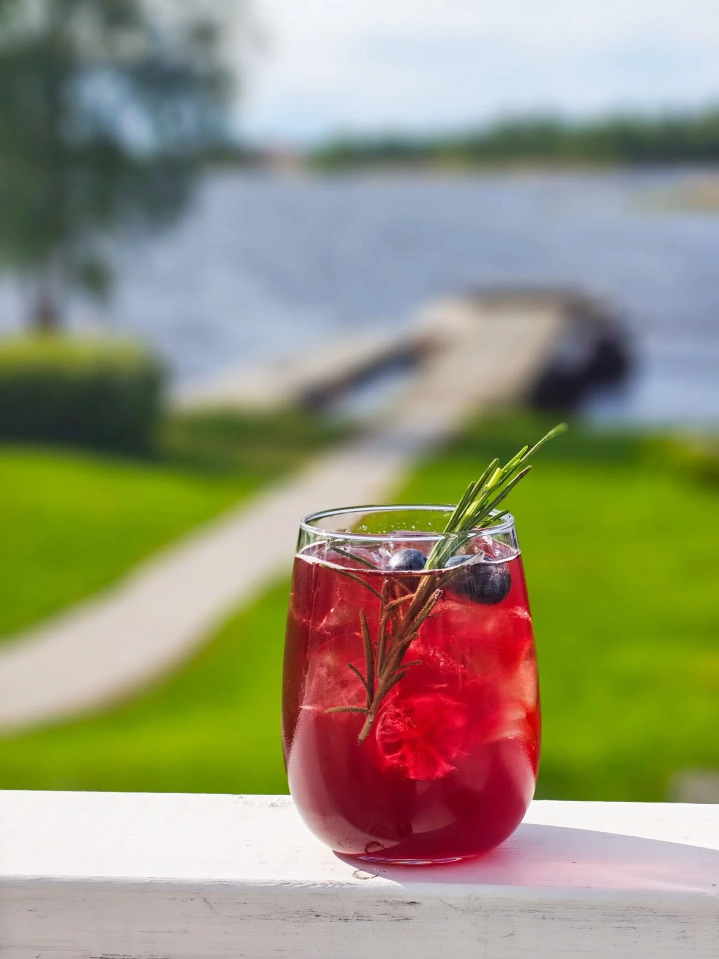 VECKANS DRINK | VIIKON DRINKKI

L&aring;t oss presenter vecka 23 drinken&hellip; 🥁 BLUEBERRY &amp; GIN 🫐 

Ps. Varje vecka skapar vi en ny drink som du kan njuta av till ett extra bra pris &ndash; endast 10&euro;.

Sj&auml;lvklart g&aring;r det bra