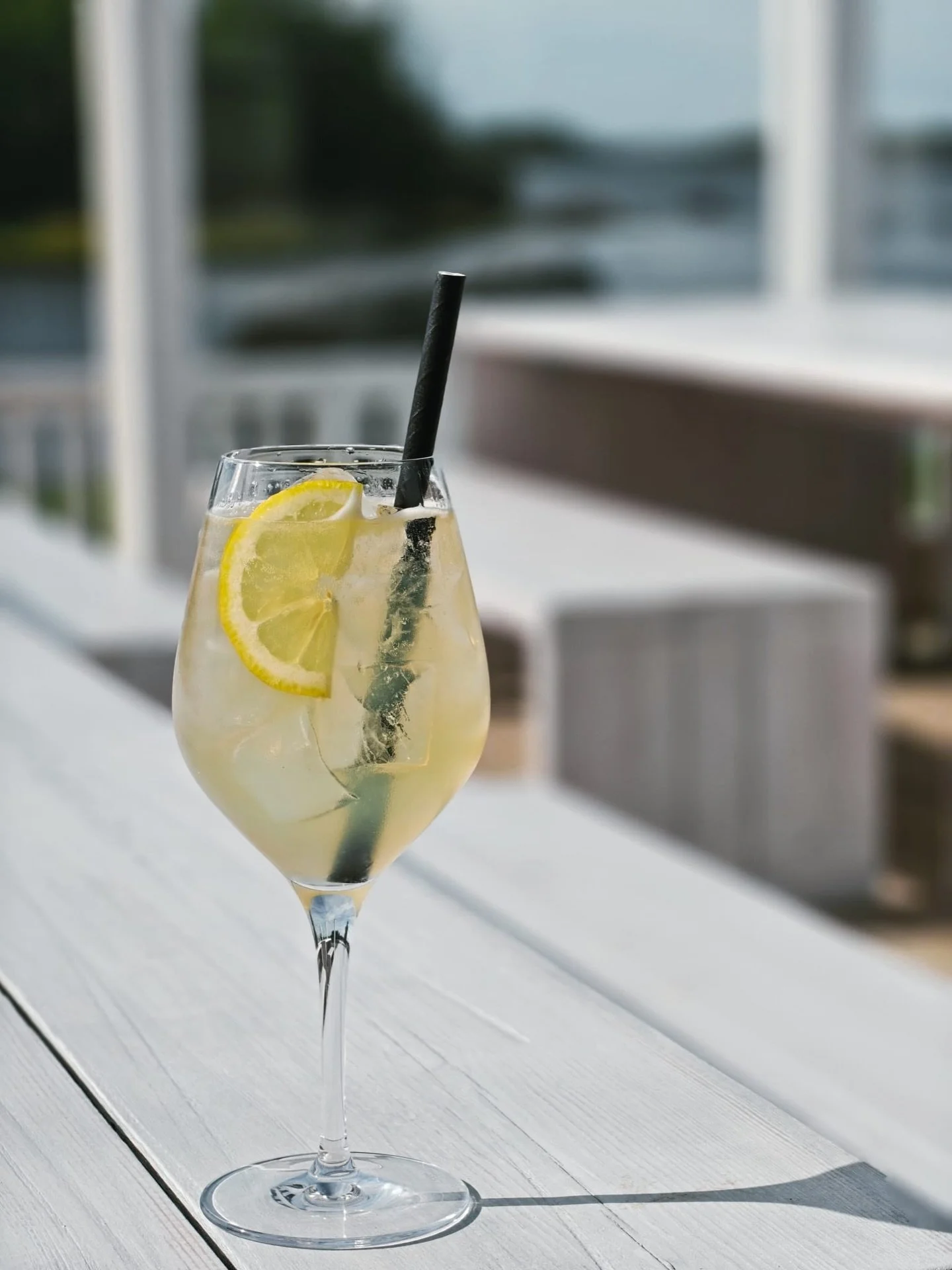 Vecka 24 drinken &auml;r en riktig sommardrink med smak av fl&auml;der och citron. 🍋

L&aring;t oss introducera&hellip; 🥁
PAVIS SUMMER LEMONADE ☀️

🌟Den h&auml;r veckan f&ouml;r endast 10&euro;. 

Sj&auml;lvklart g&aring;r det bra att best&auml;ll
