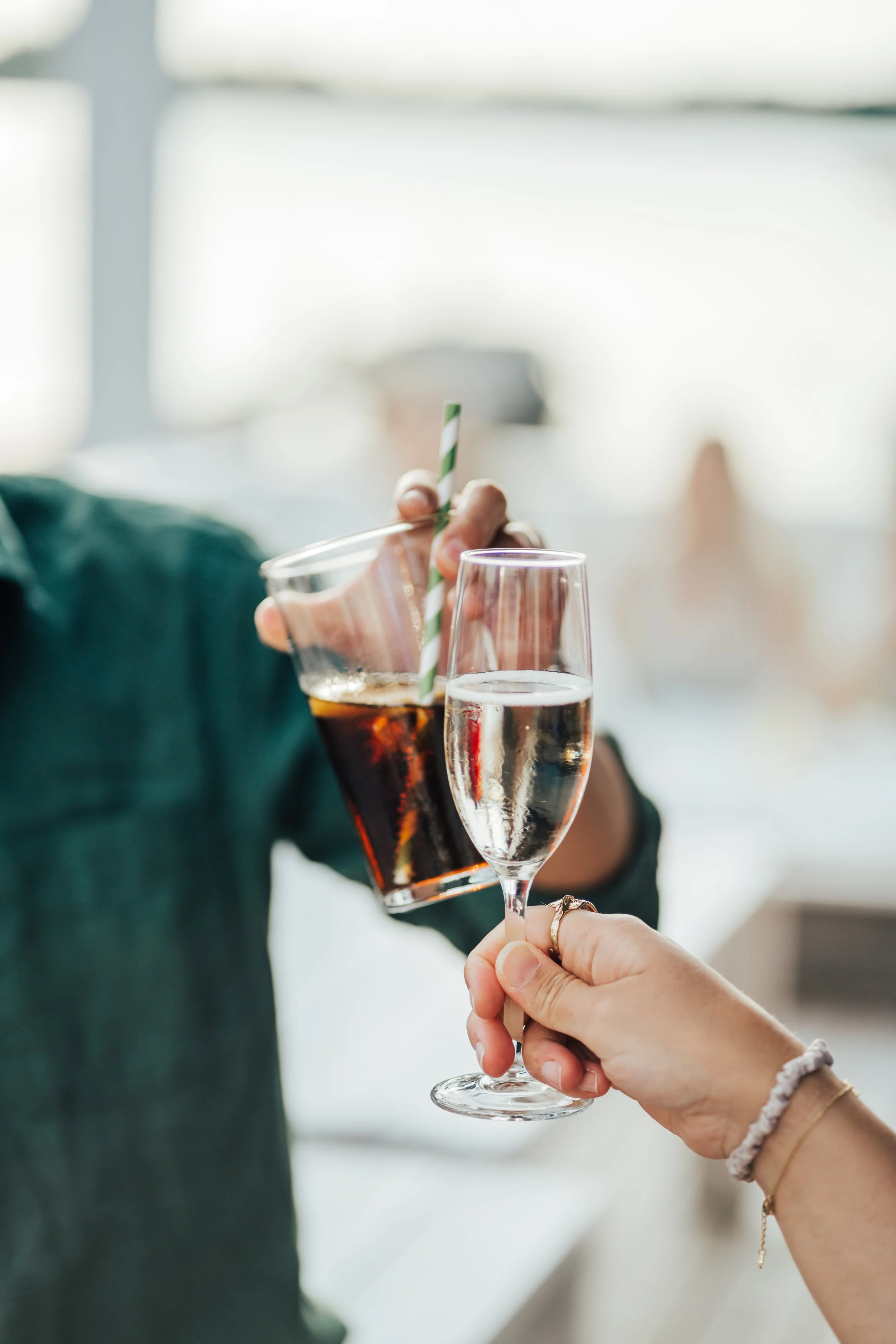 Happy Hour &amp; Live Music by The Bänd 