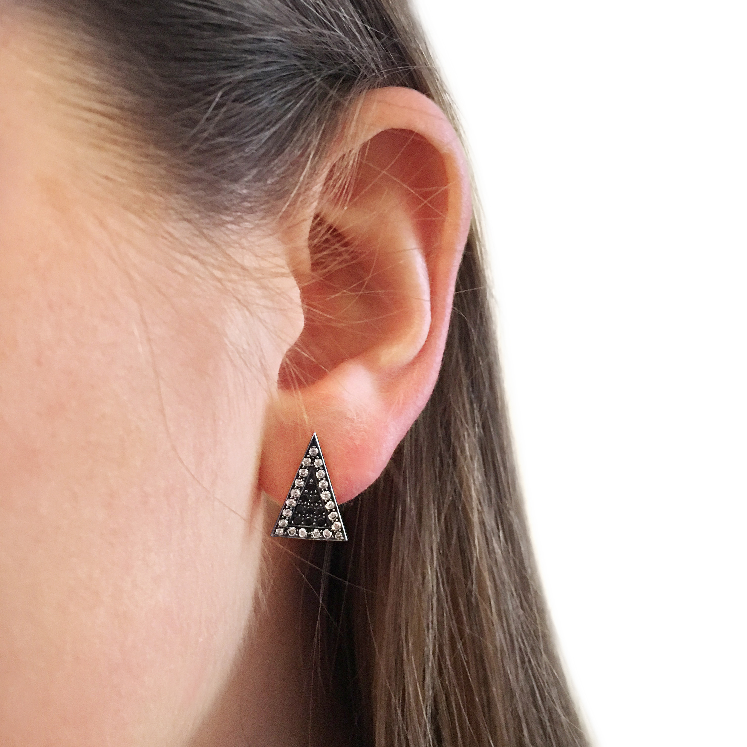 Black-and-white diamond-arrowhead ear-studs-SN13c-2.jpg