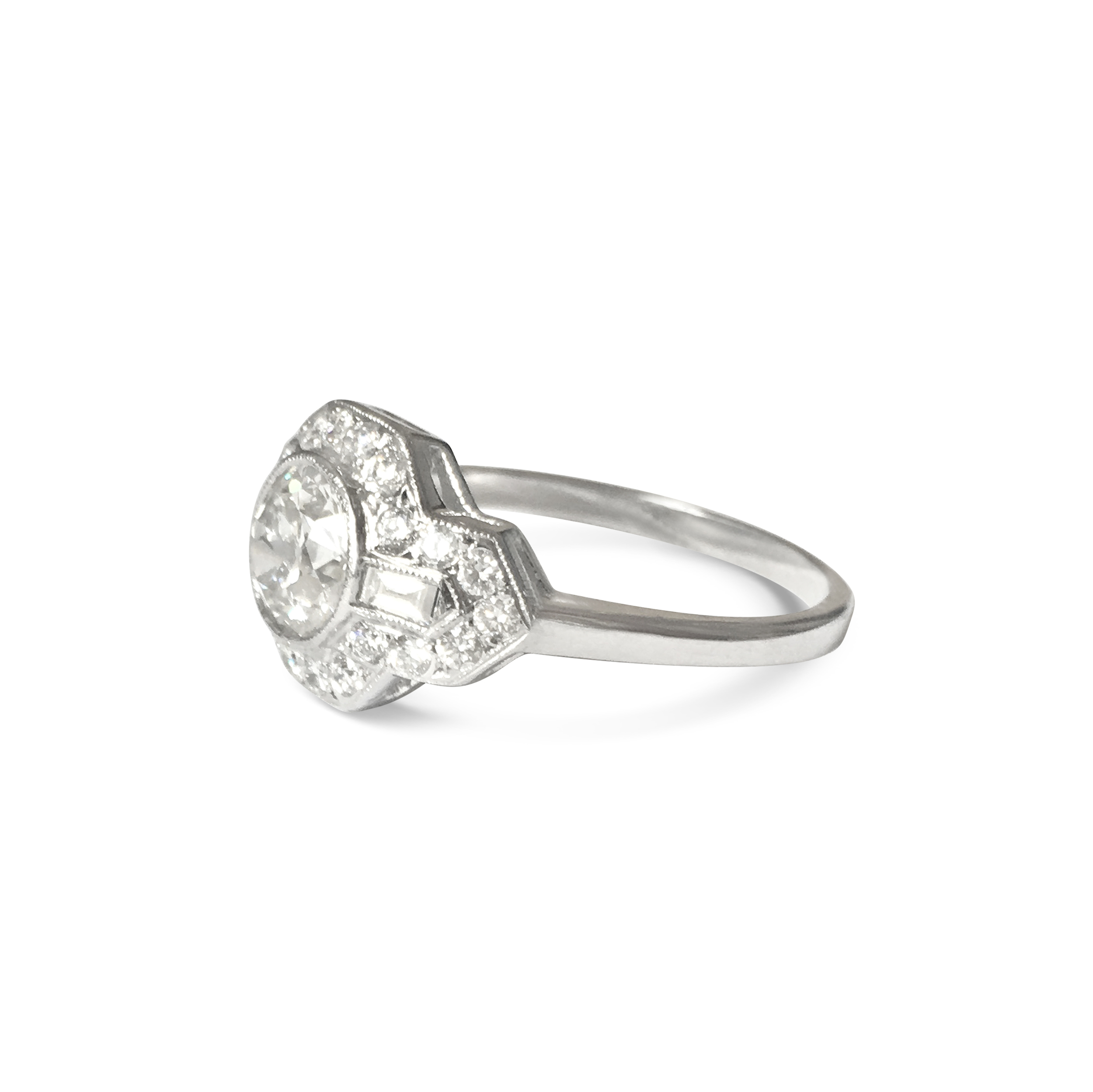 transitional & baguette-cut diamond ring side