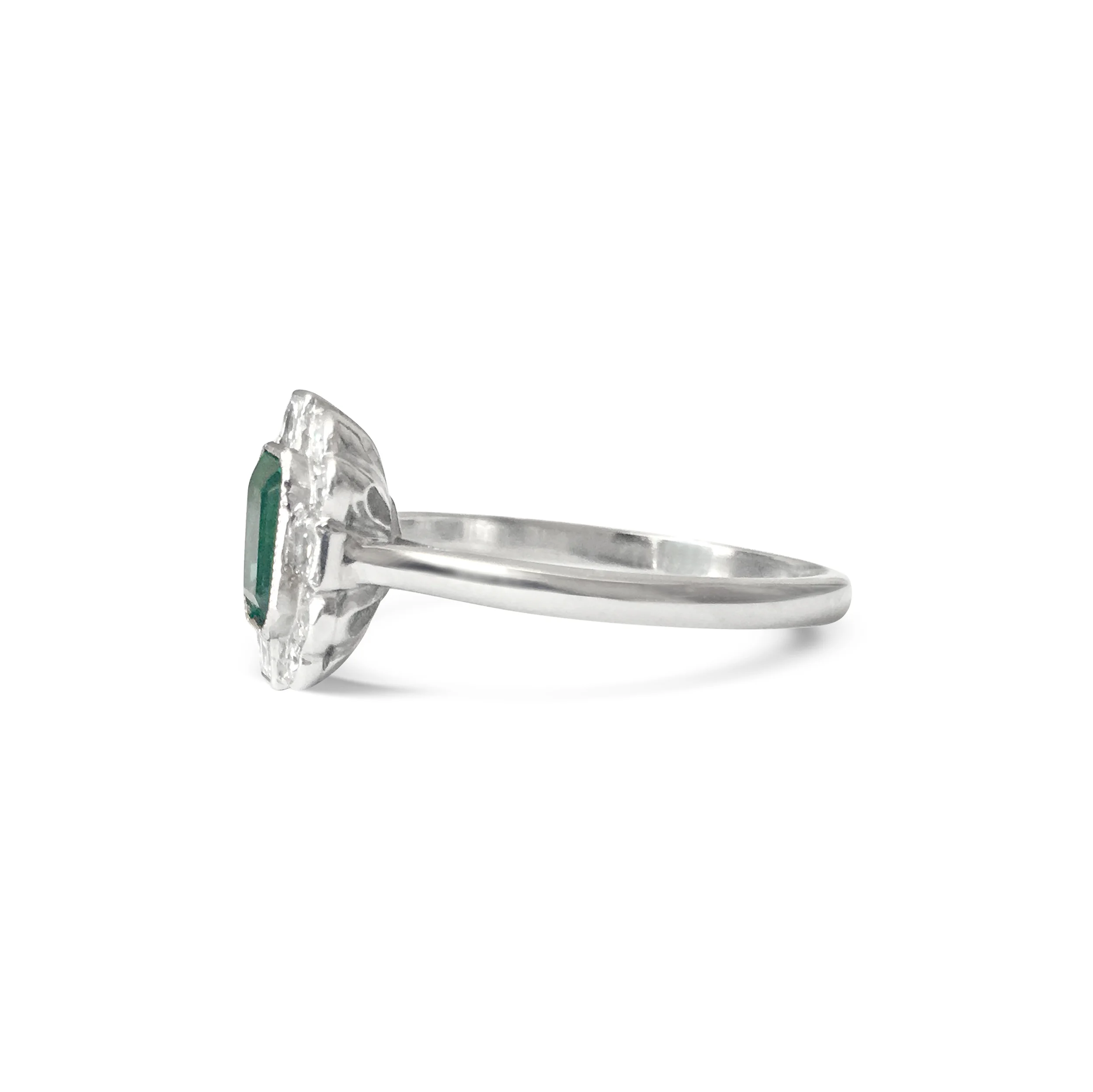 emerald and diamond four points ring side