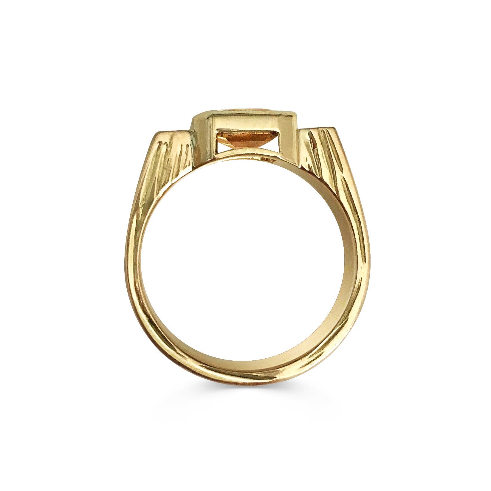 Yellow sapphire ring mounted in 18ct yellow gold.&nbsp;