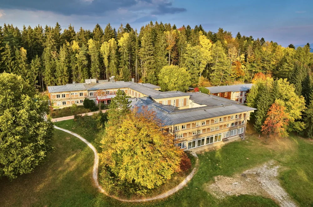 ARBERLAND-Akademie-aus-der-Luft.jpg