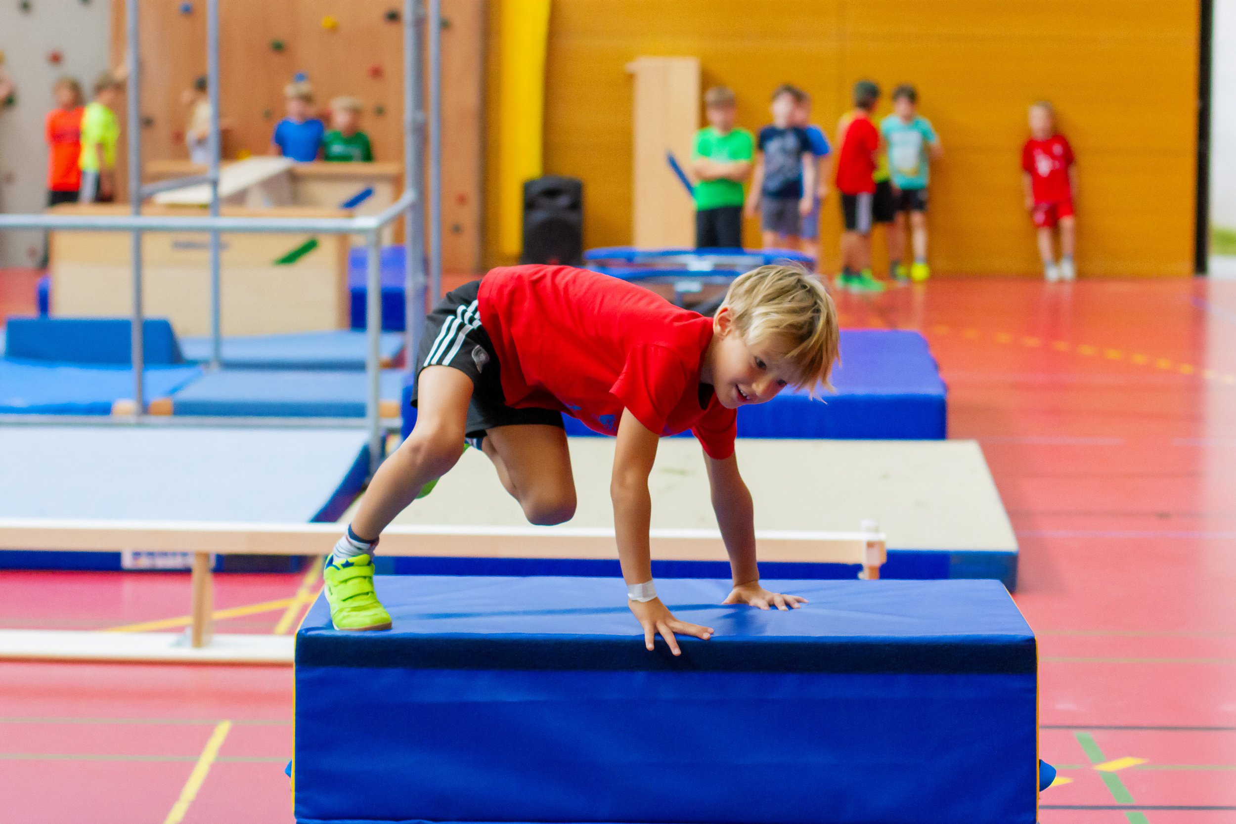 Adventure-Movements-Ferienprogramm-Feriencamp-Ferienkurs-Kindergeburtstag-Workshop-Parkour-Ninja-Warrior-Regensburg.jpg