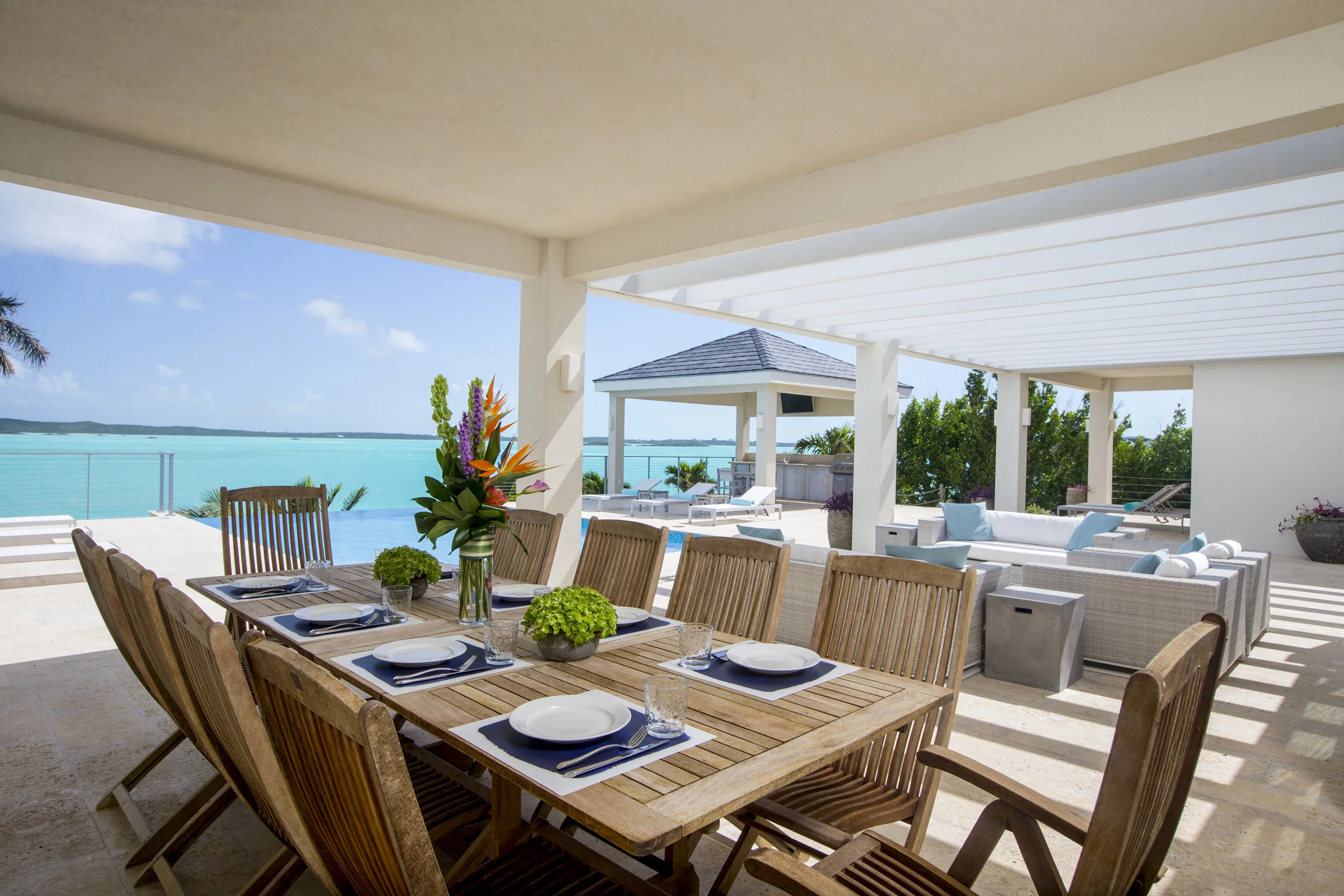 Villa Capri - Lunch is Served