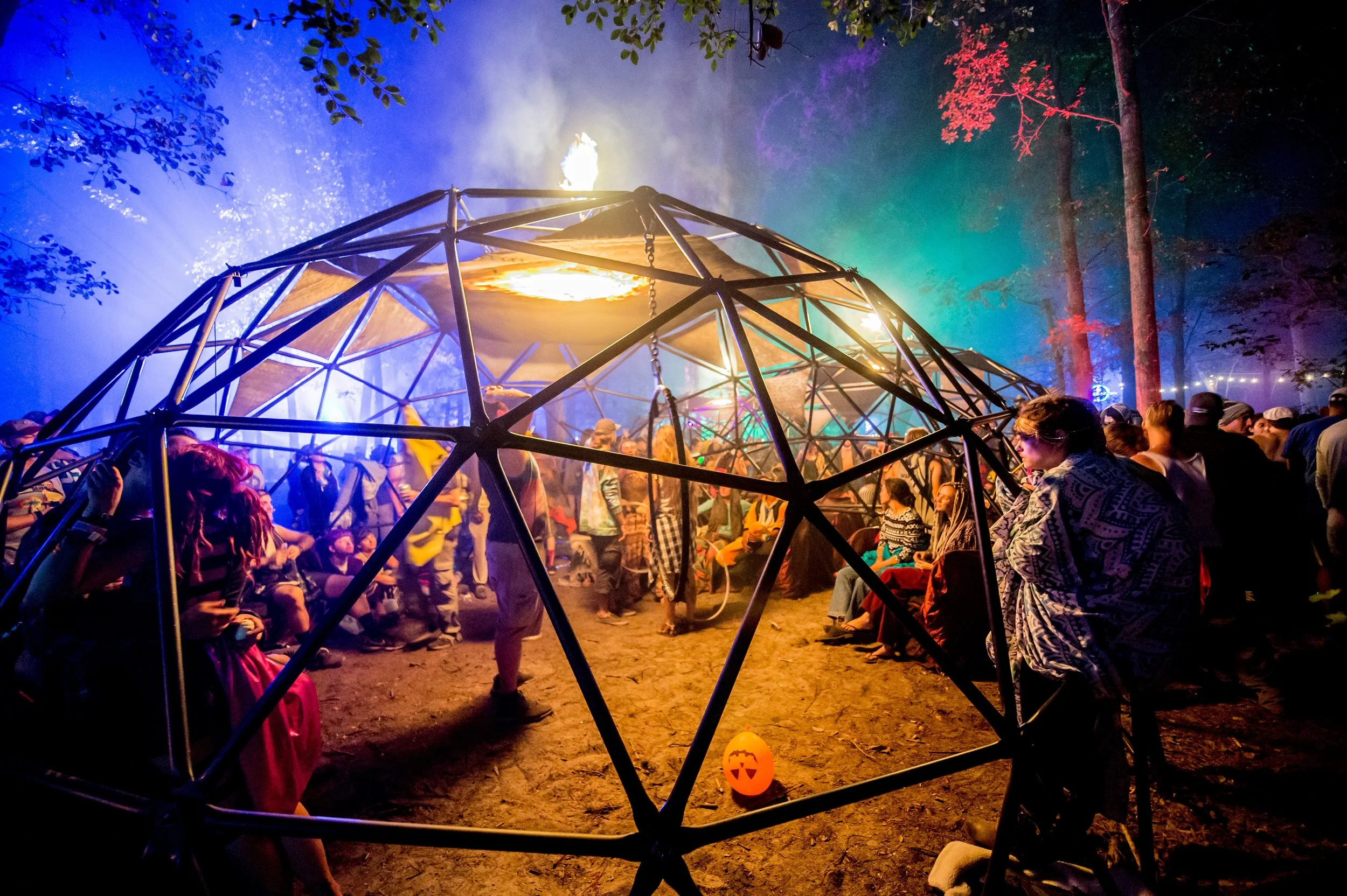 10-30-16_DPV_6606_Hulaween_Spirit_Lake_by_Dave_Vann.jpg