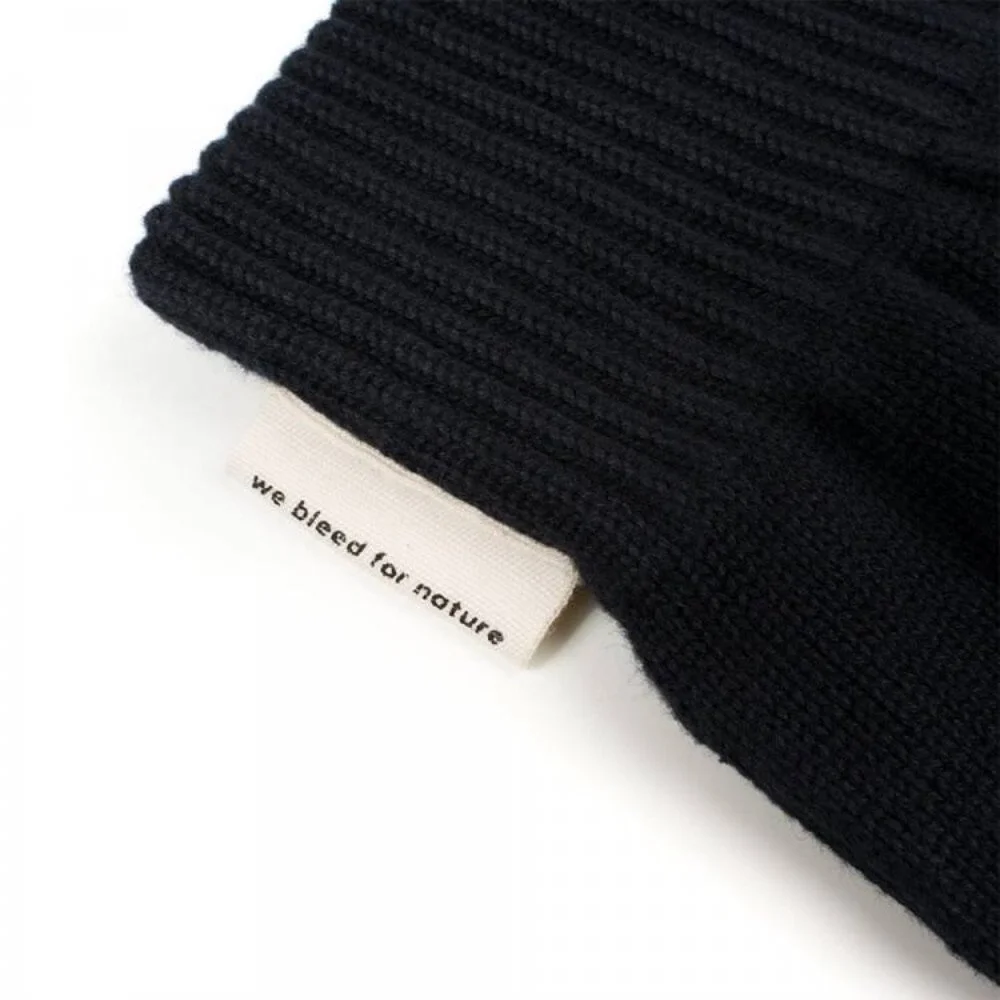Ecoknit-mittens-black-Bleed-Stay-gold-vegan.jpg