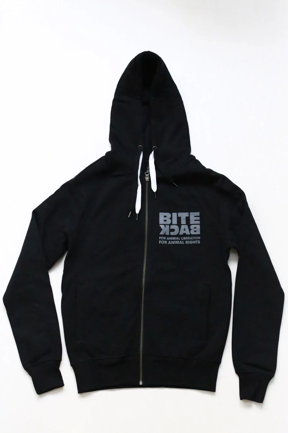 bite-back-hoodie-voorkant.jpeg