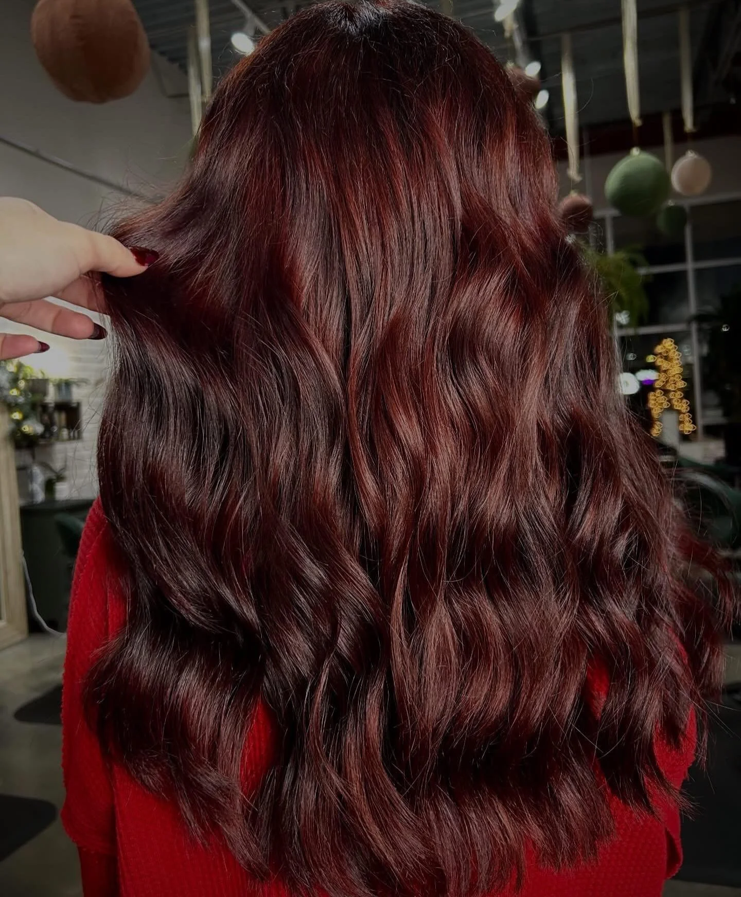 A perfect reminder to book your holiday hair 😍🎄

Artist @hairrby_lc using @davinescolor