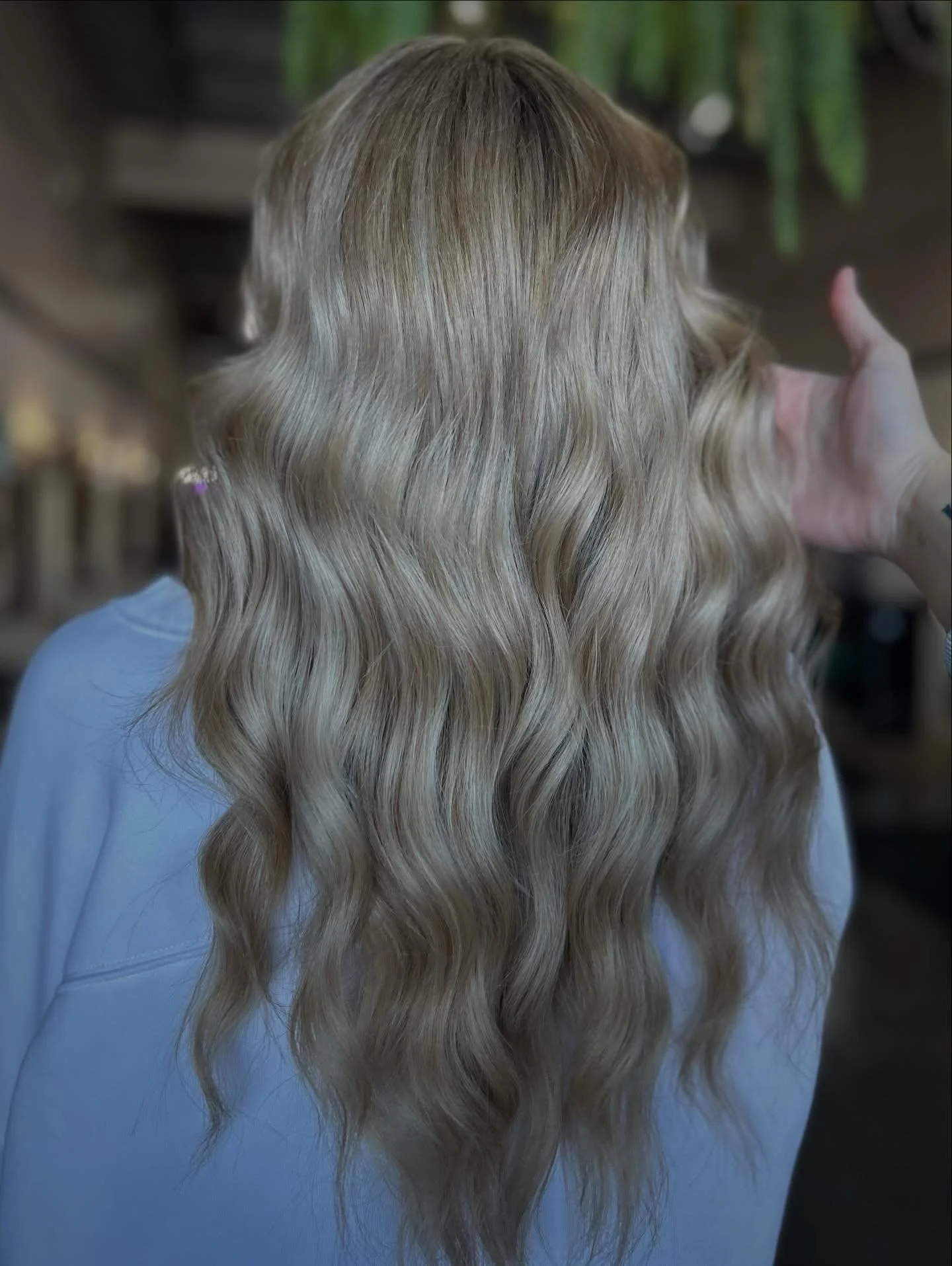 We&rsquo;ll never get tired of a good blonde ✨🥂

Artist @hairrby_lc using @davinescolor