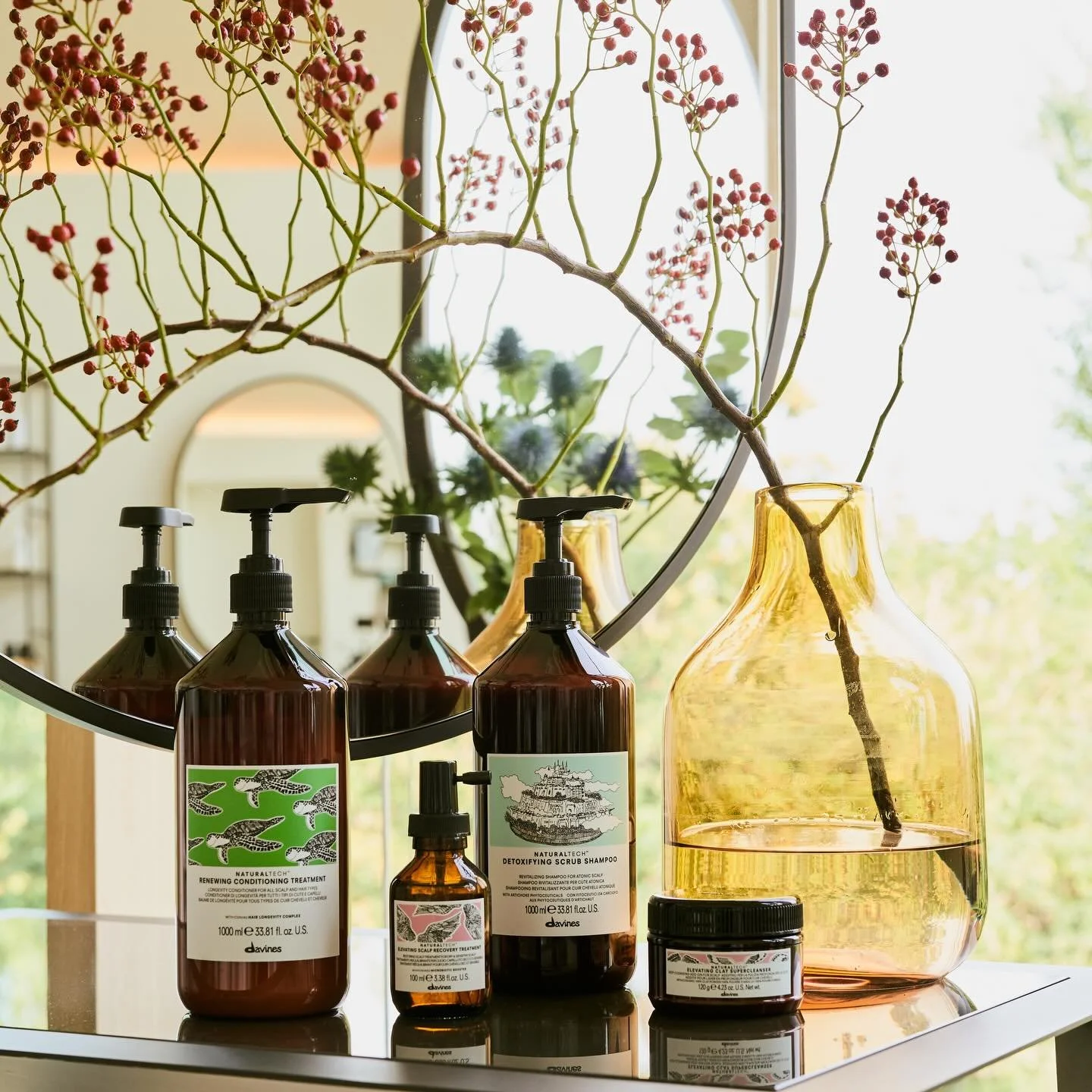 Beat the winter weather with a Natural Tech detox treatment.
✨
Perfect for all hair types! Restore, hydrate and give your strands the TLC they need.