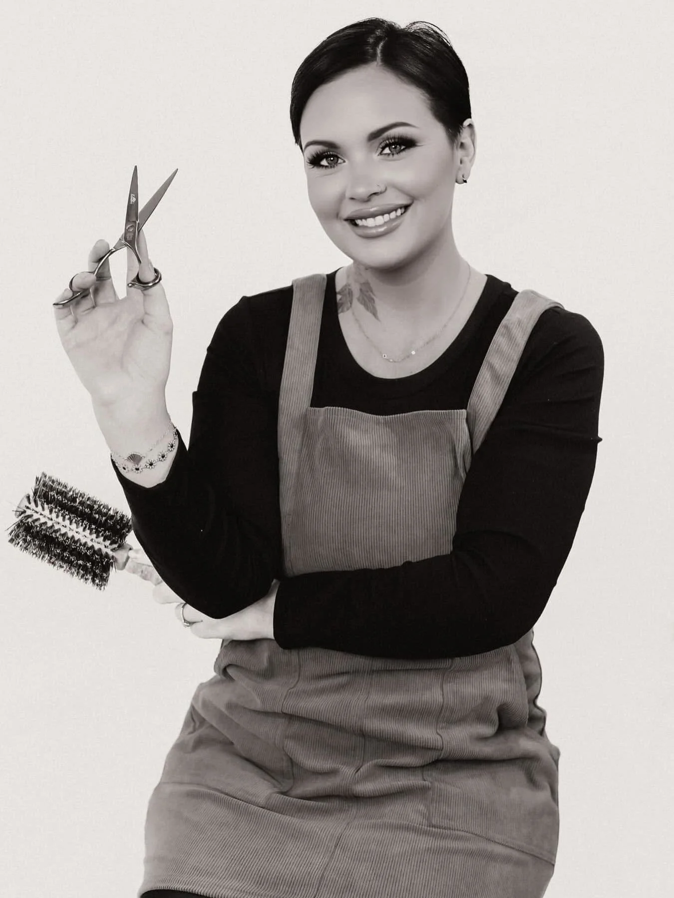 Introducing Jacqueline✨

Anyone recognize this beautiful face?! We&rsquo;re so excited to announce the return of Jacqueline! 
Specializing in rich dimensional reds, custom colors and precision cuts. 
She believes that great hair is more than just a s