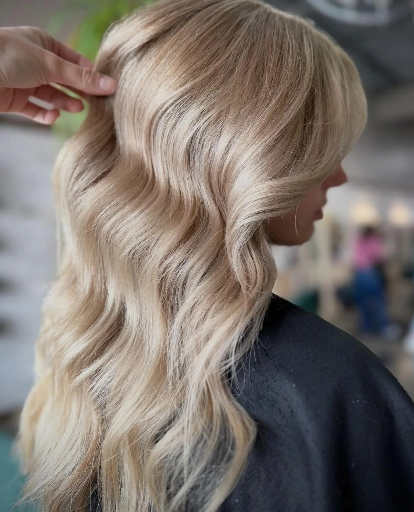 Vanilla blonde ✨

Created by @_hairrbylc using @davinescolor