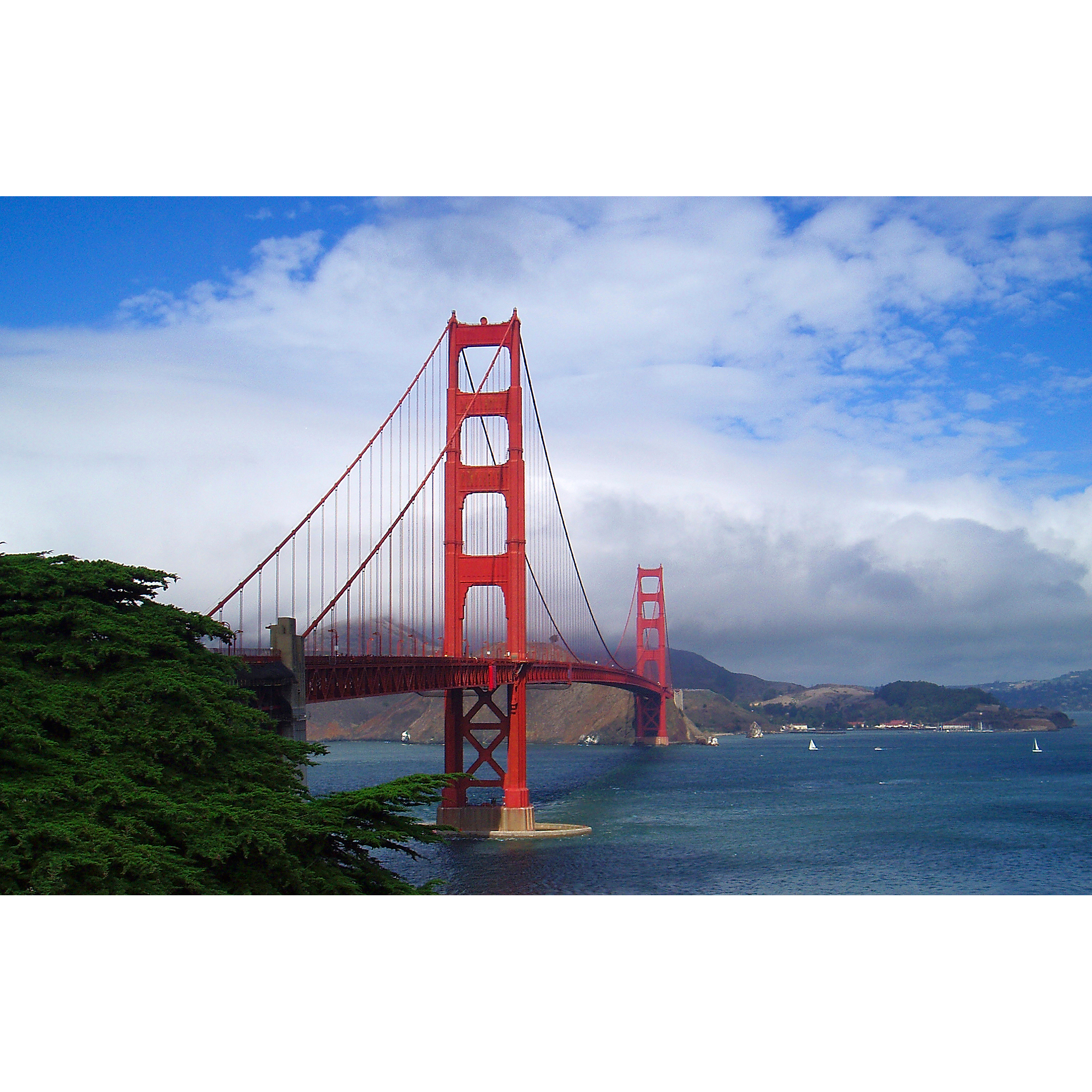 Golden Gate Bridge in San Francisco CA