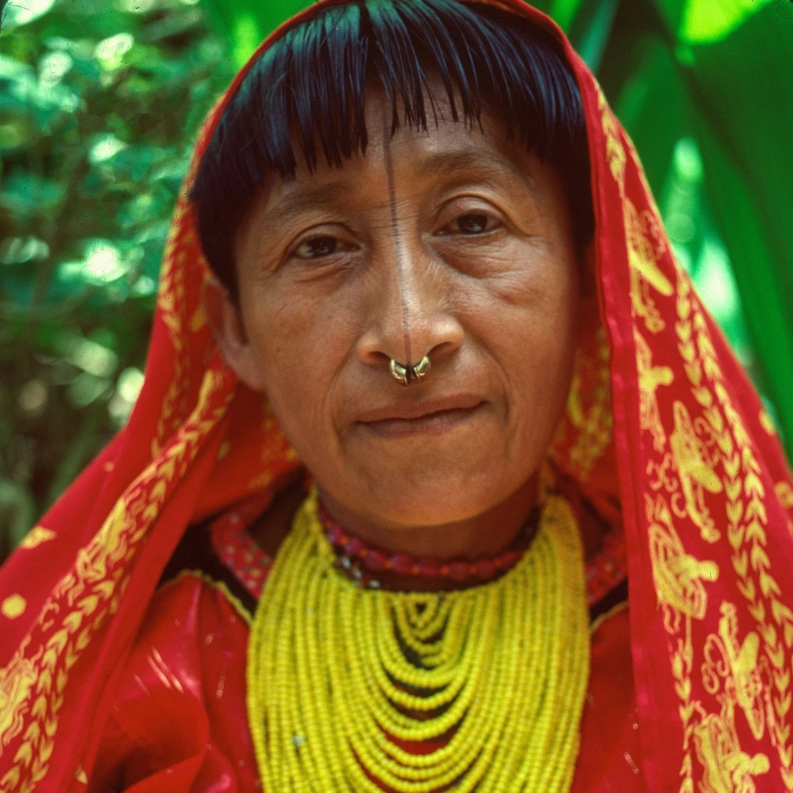 Kuna+Woman_01_sm.jpg