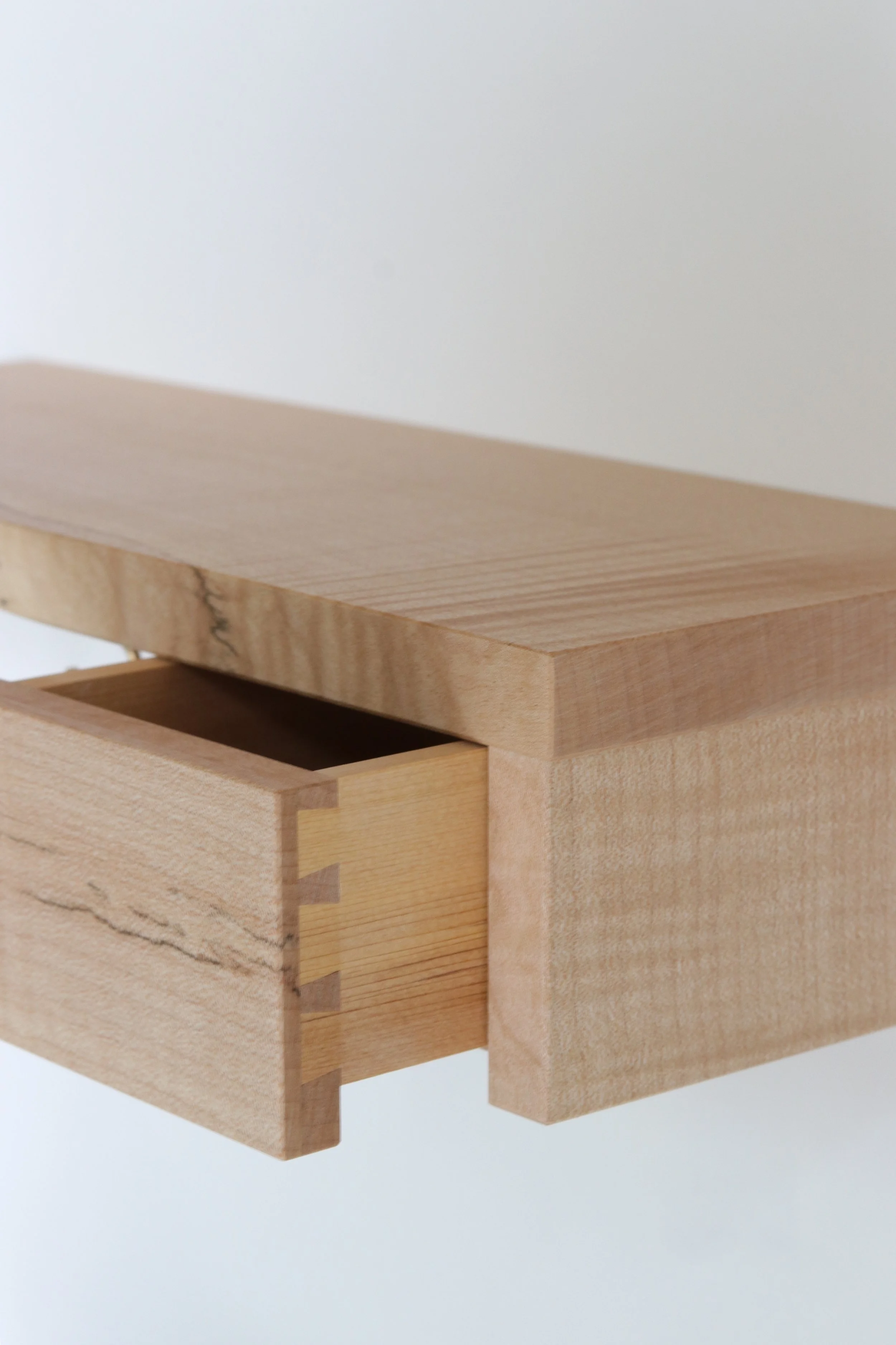 Kristin - dovetail detail
