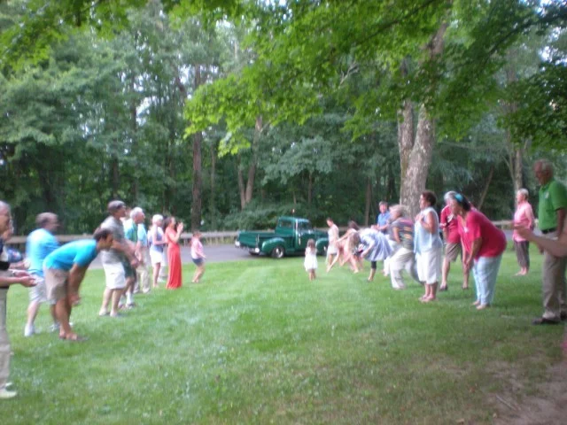 balloon toss.jpg