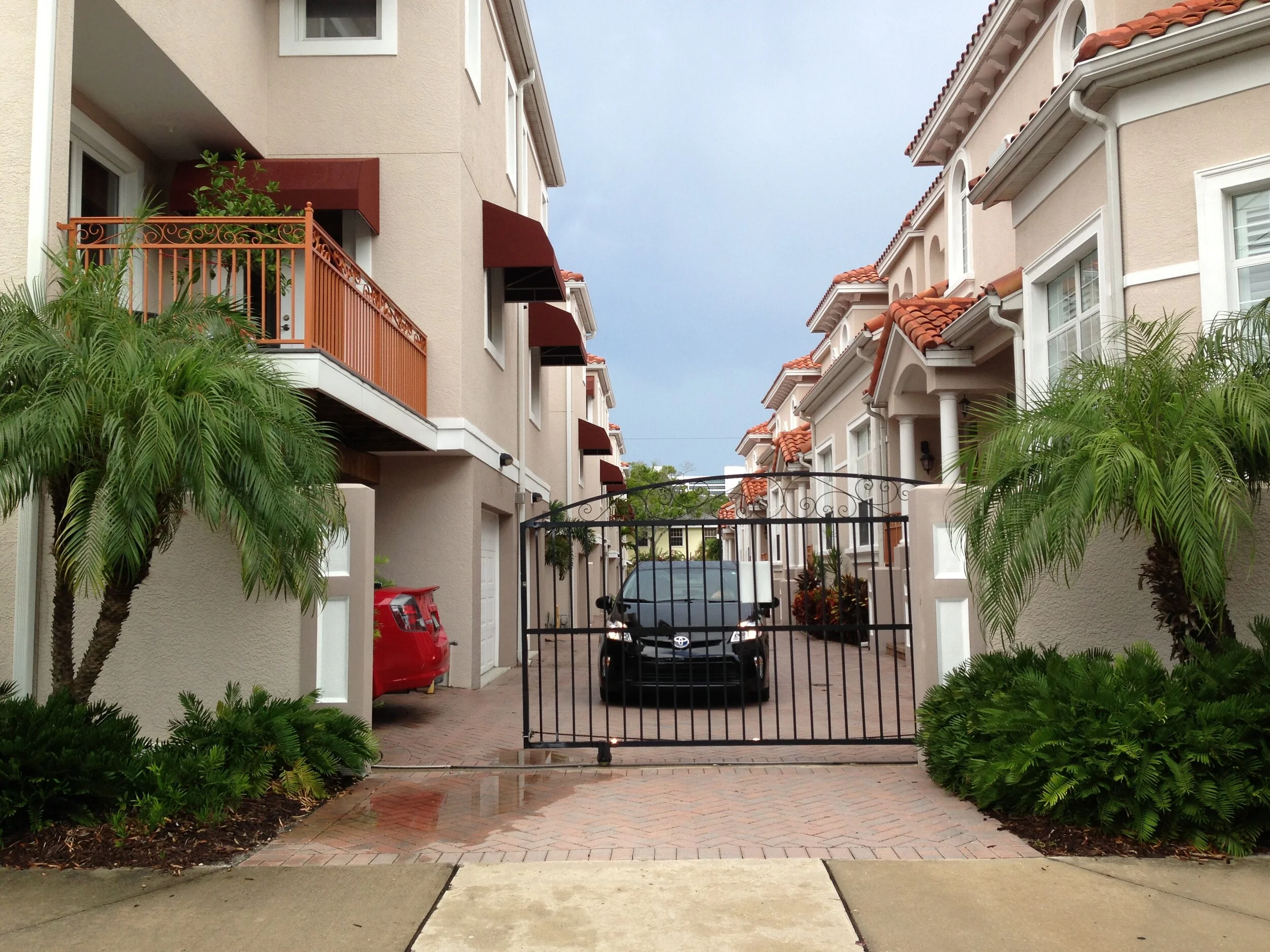 Sarasota Condo Complex 2013.JPG