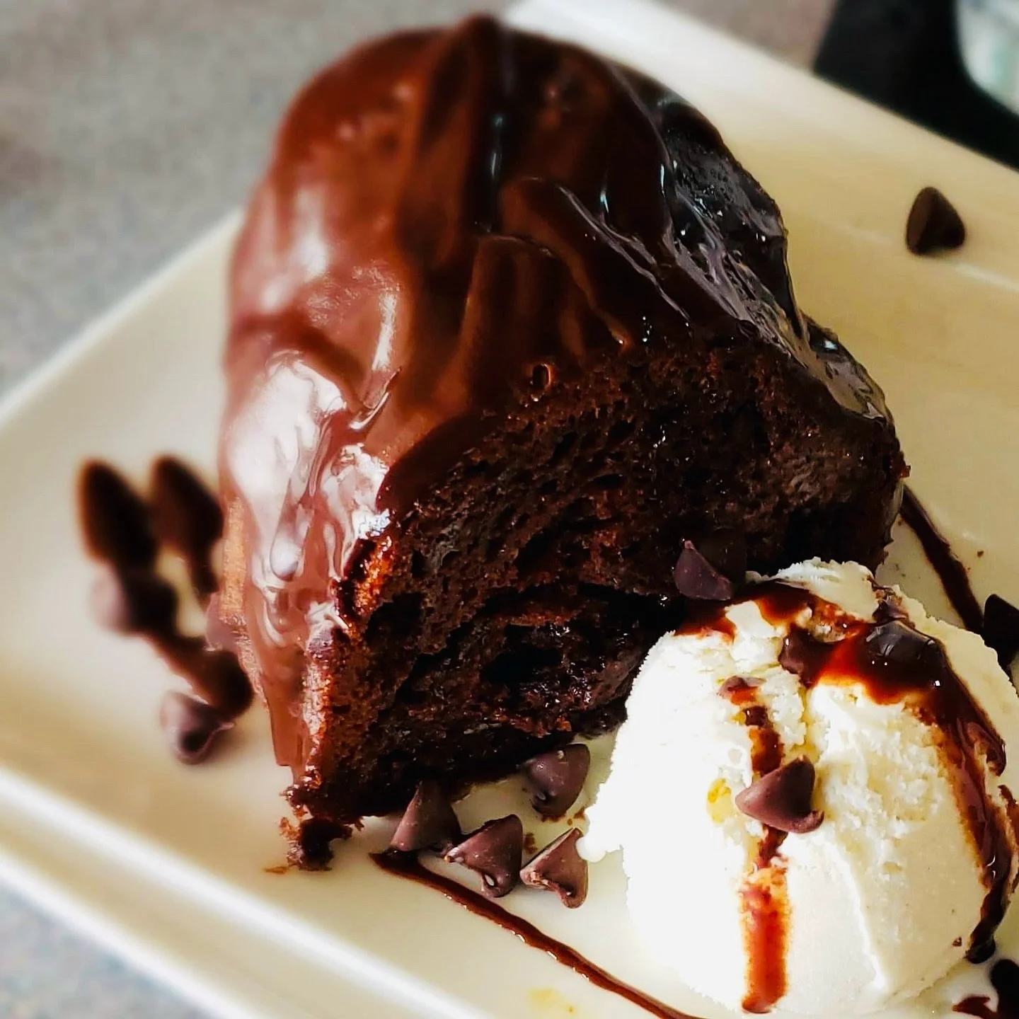 Only 2 more nights to experience our creative cuisine craft cocktails and house made desserts. Reservations are still available for Friday &amp; Saturday. Don&rsquo;t miss out. Let us spoil you. See you soon @ Sedona.