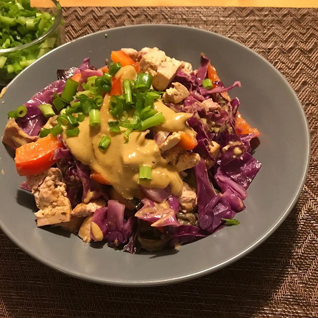 Soba noodles with tofu cabbage red peppers and home made jalape&ntilde;o peanut sauce #gluten-free #vegan #stillmademefeeltoofull