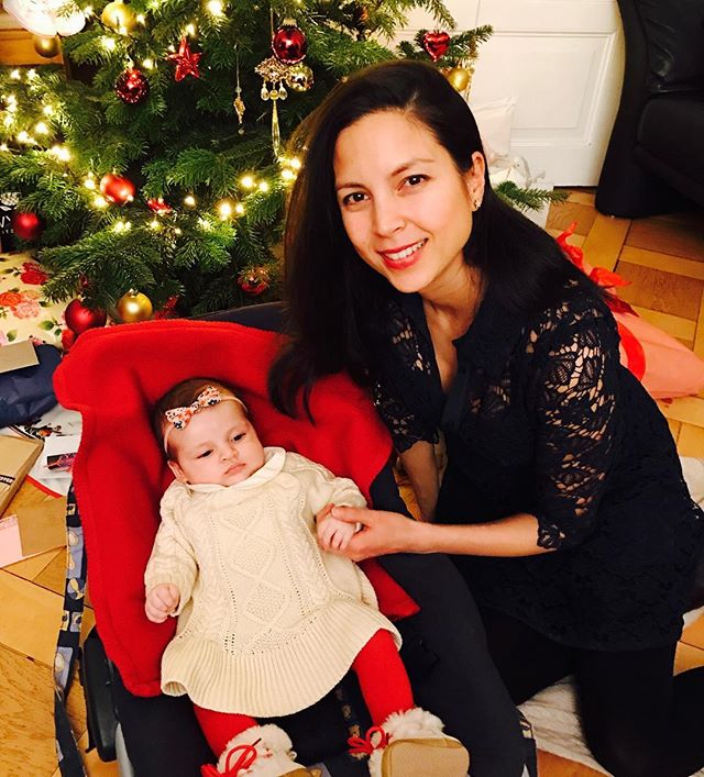 #mama #baby #christmasoutfits #archiemetbetty #babystyling #dressupdoll @archiemetbetty