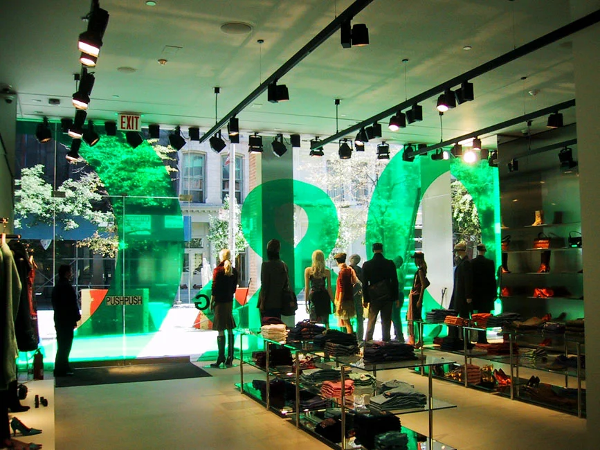 D&G_lookingtostorefront2.jpg