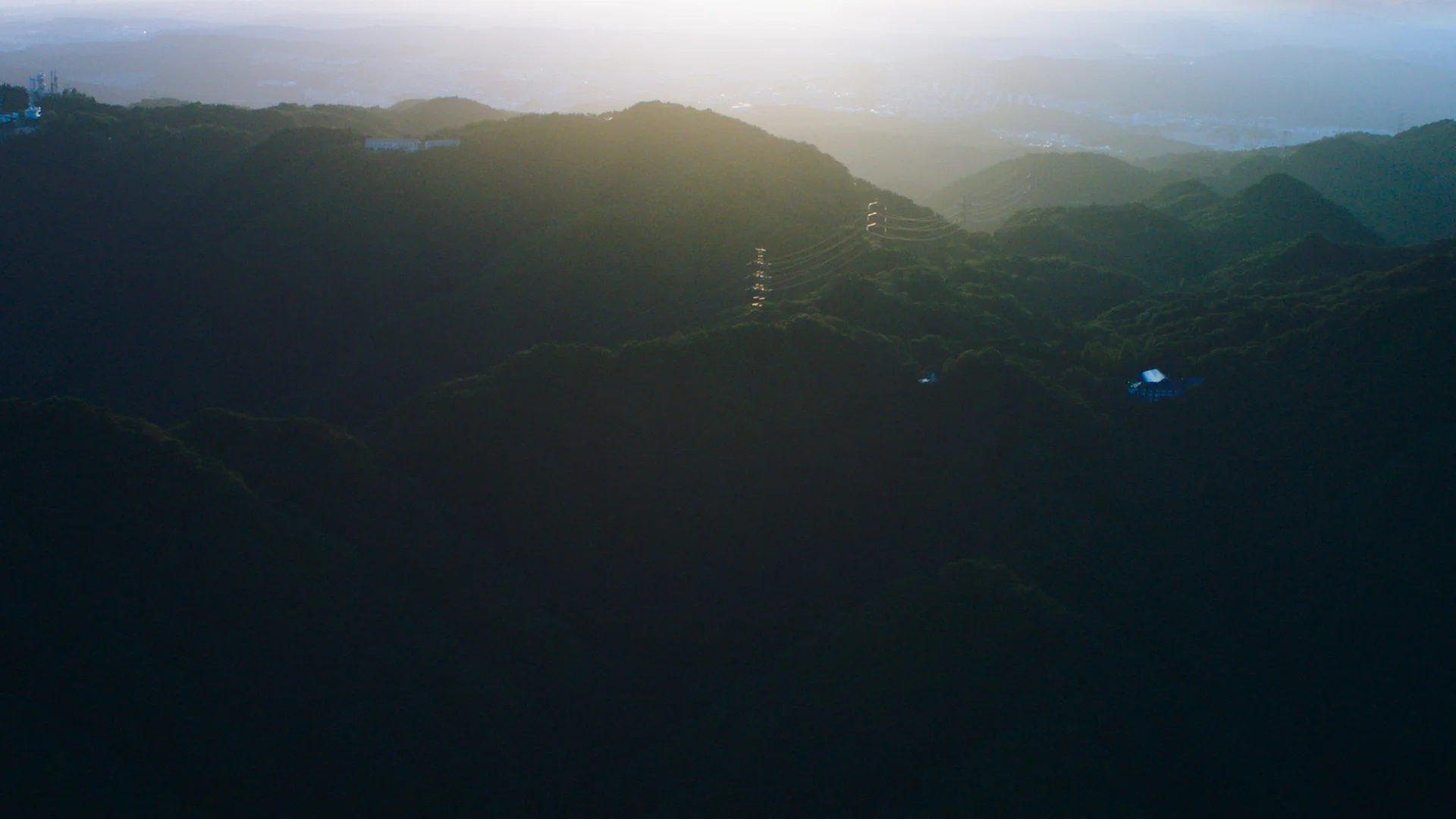 Anamorphic 2.35.00_00_19_19.Still006.jpg