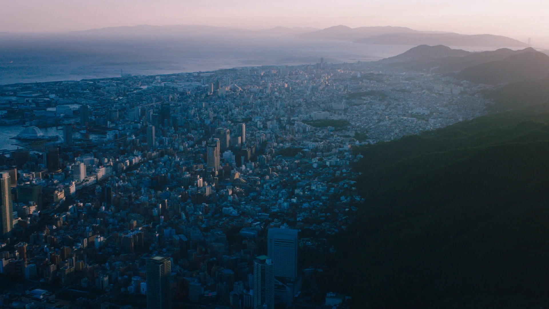 Anamorphic 2.35.00_00_01_04.Still005.jpg