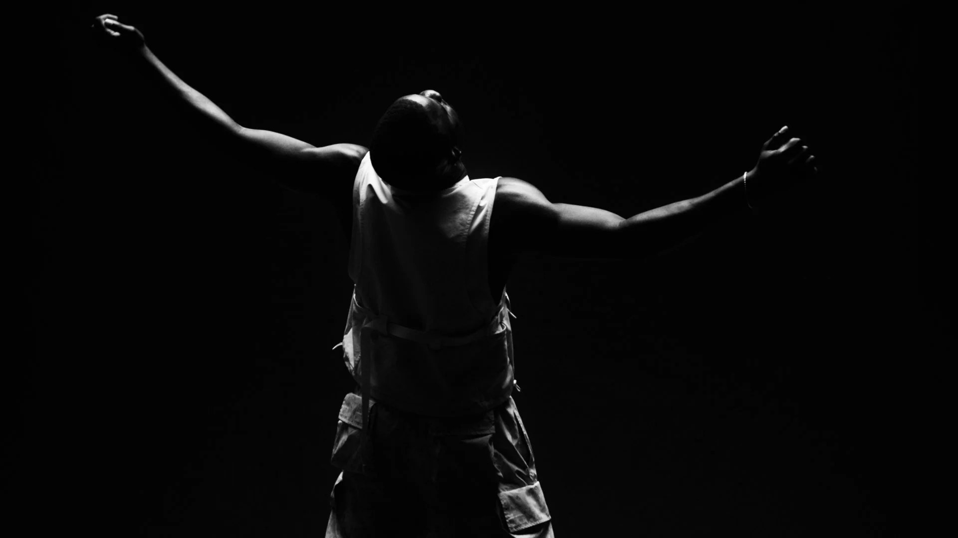 Website Stills.00_01_00_05.Still012.jpg