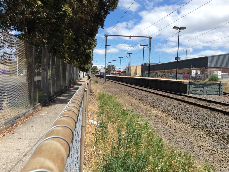 A section of the Upfield path (looking south) between Gaffney + Renown at Batman station.