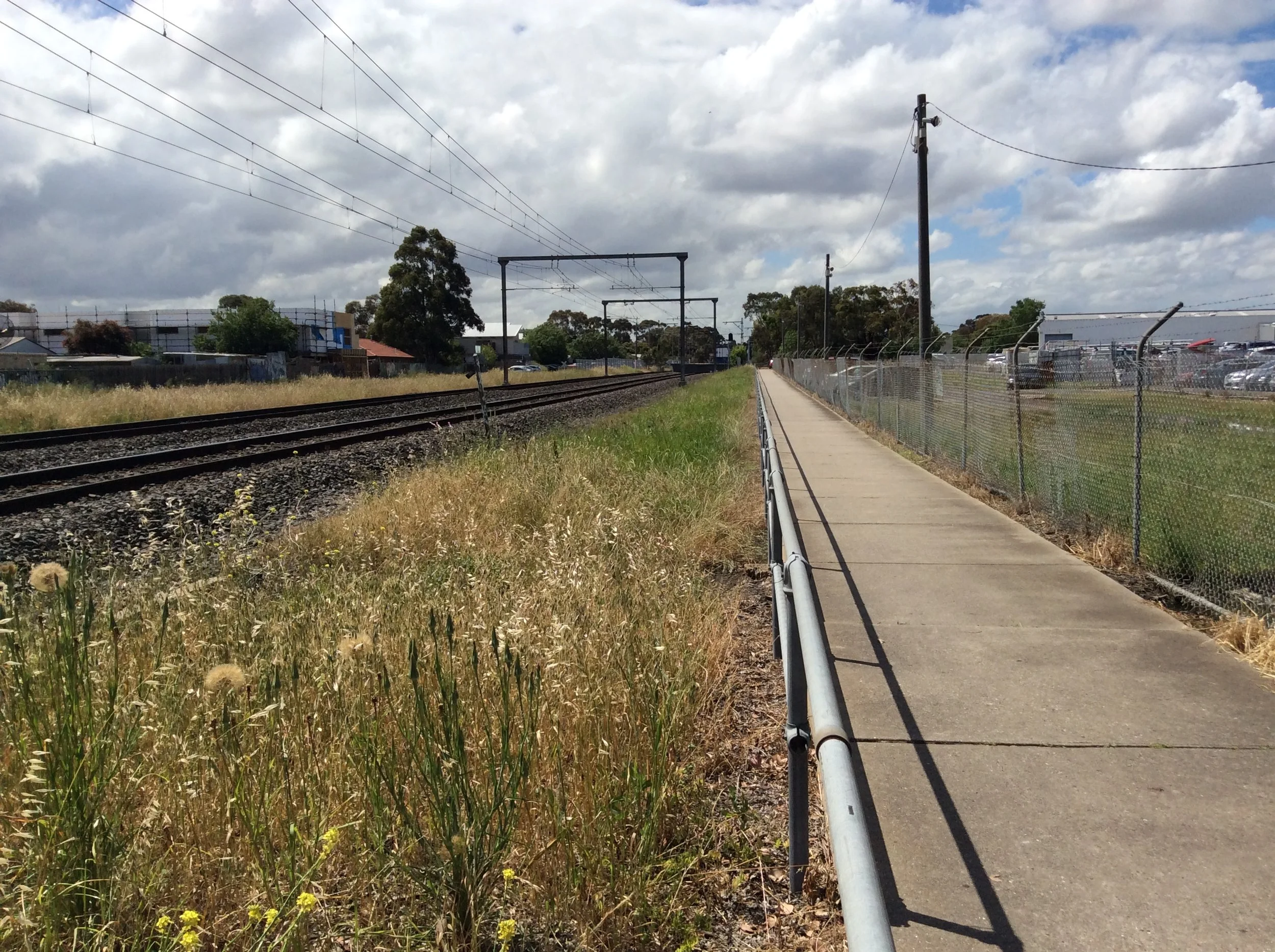 Looking north from near Ararat Ave to Merlynston station /Plaisted Street.