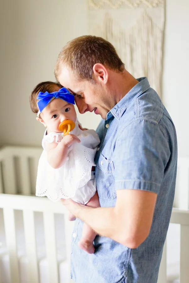 newborn-family-lifestyle-photo-portrait-session-dallas-texas-allen-plano-richardson-frisco-mckinney-addison-2.jpg