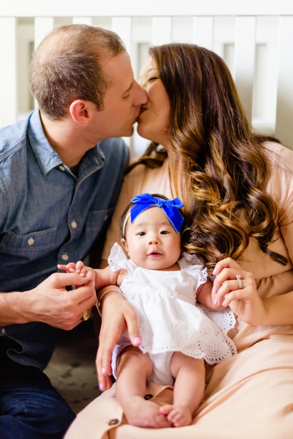 newborn-family-lifestyle-photo-portrait-session-dallas-texas-allen-plano-richardson-frisco-mckinney-addison-14.jpg