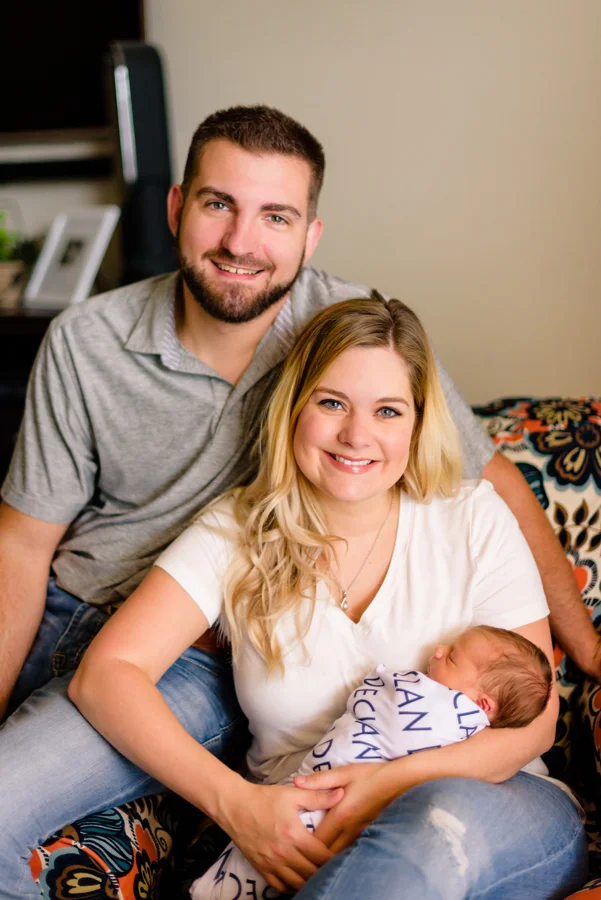 dallas-texas-newborn-and-family-lifestyle-portrait-session-north-dallas-dfw-allen-plano-richardson-frisco-mckinney-sasche-addison-web-1.jpg