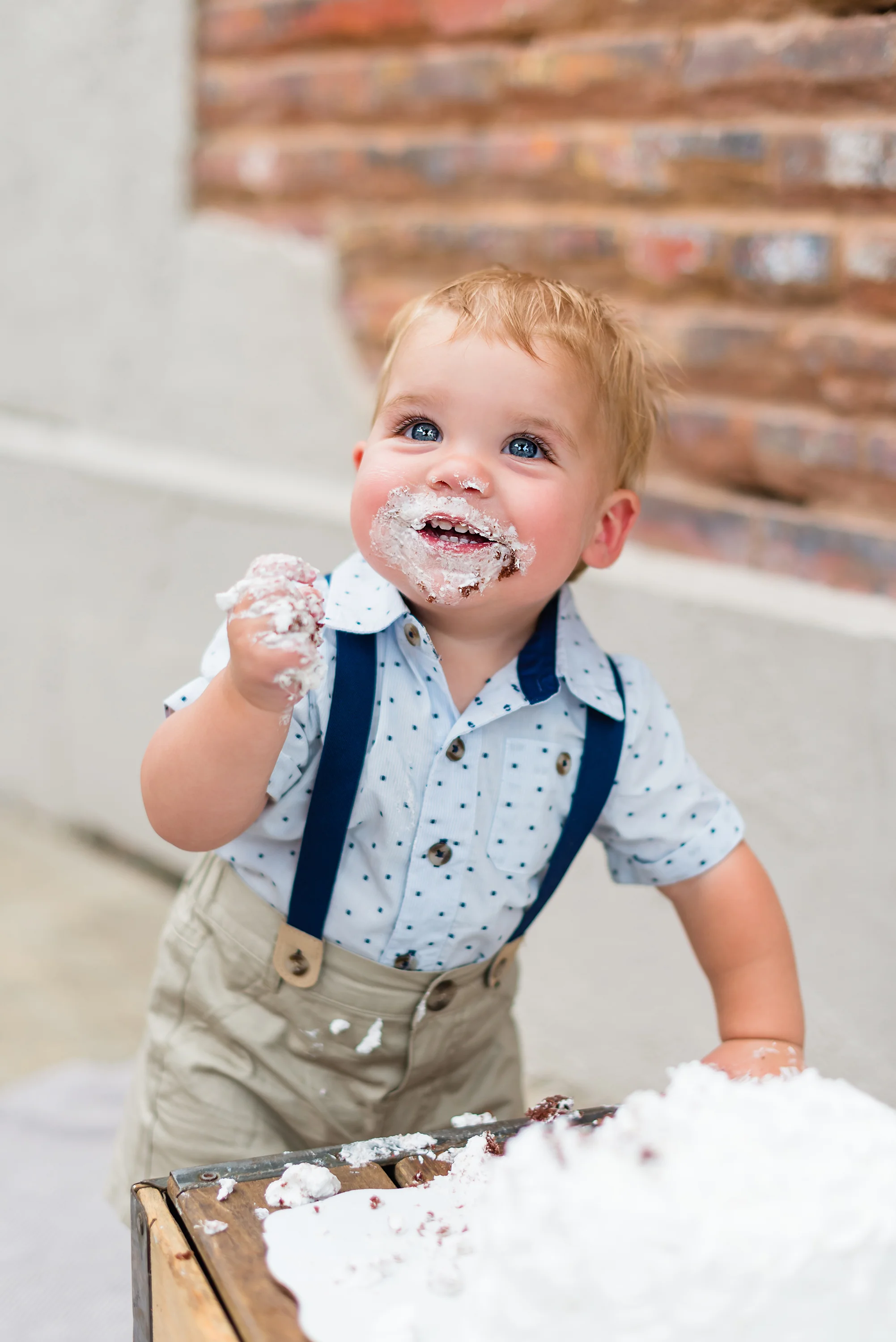 kennett-family-declan-cake-smash-2019-23.jpg