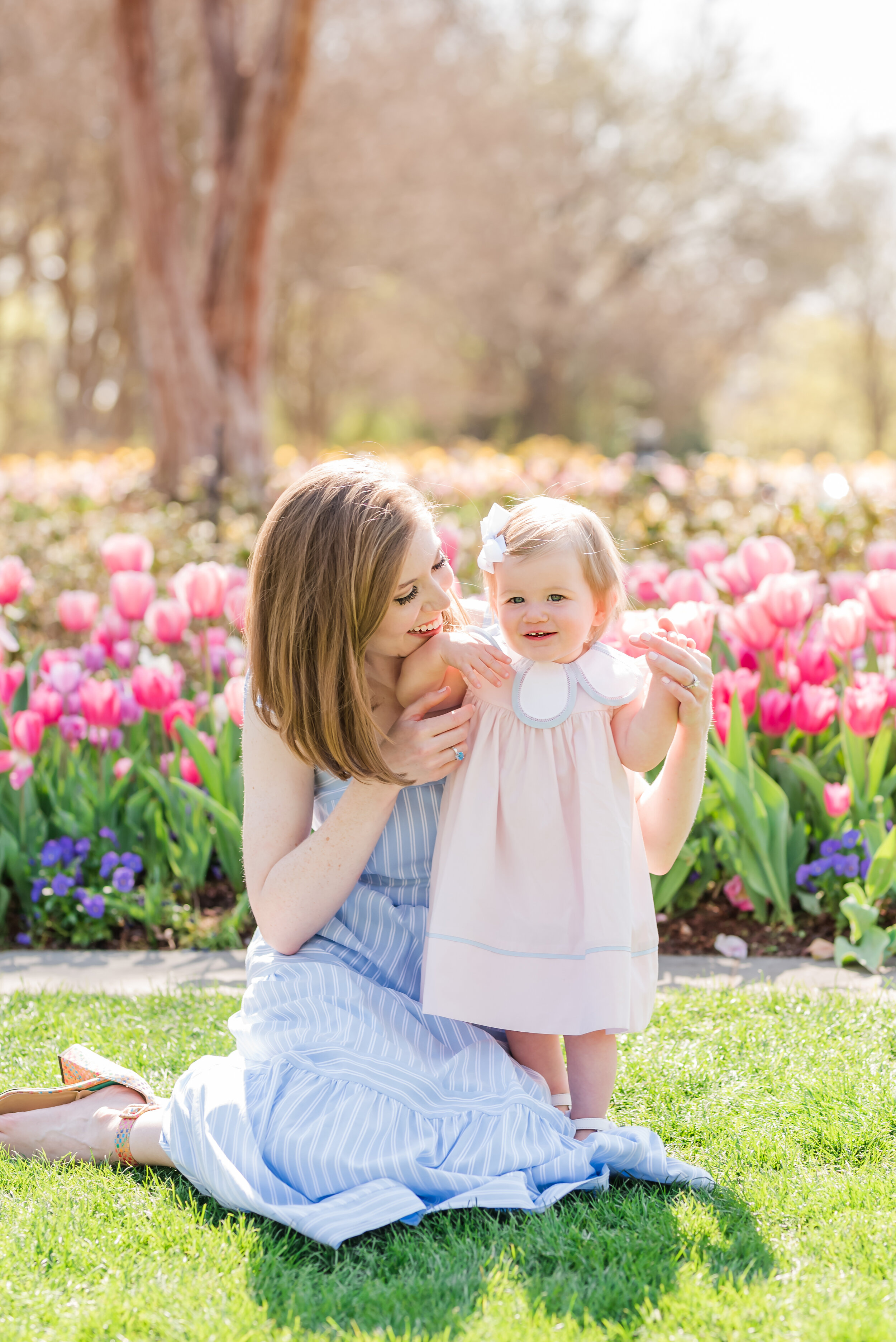 Sunny Tulip-Filled Family Portrait Session at the Dallas Arboretum