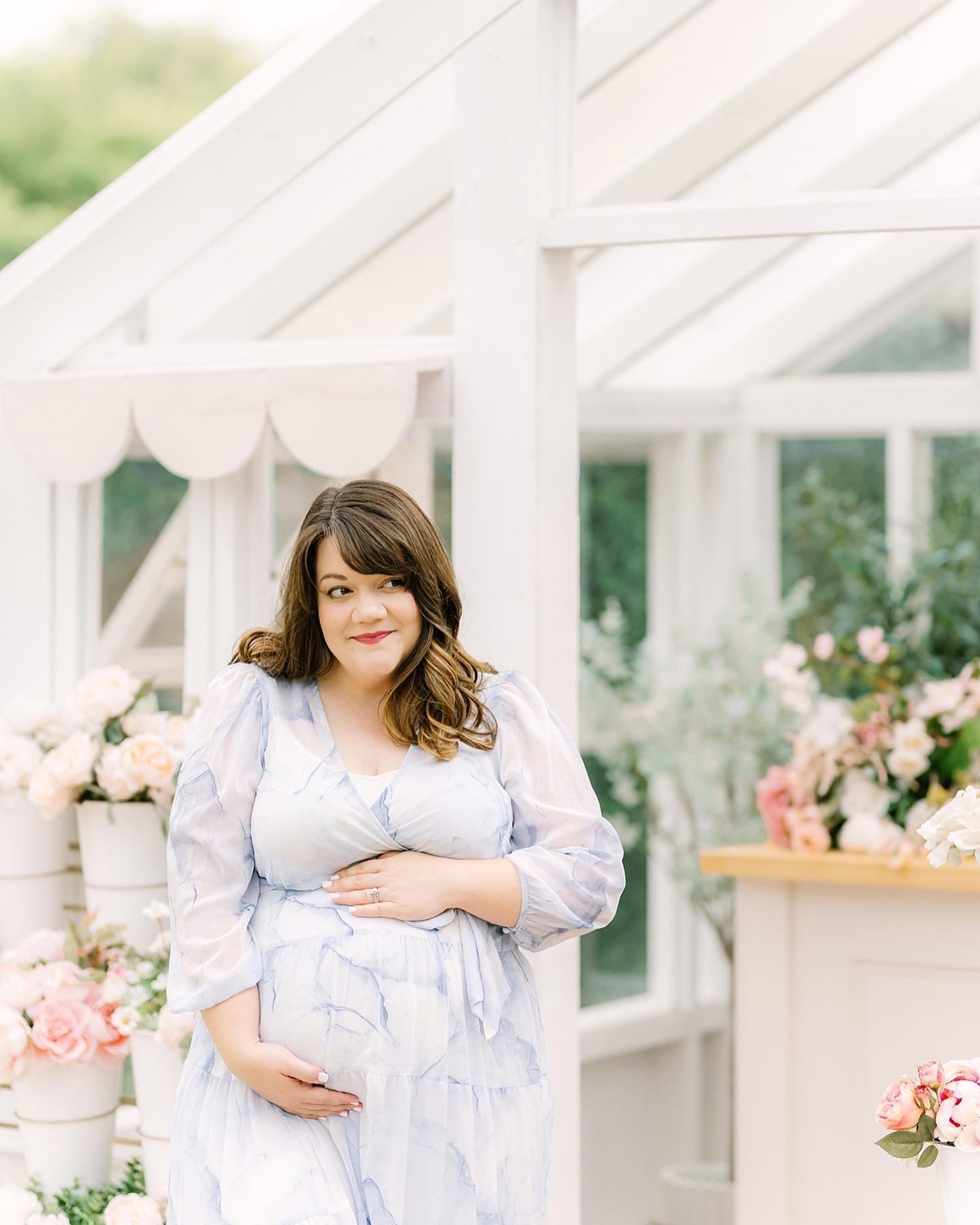 My beautiful sister (and baby niece coming soon) 🤍 And how stunning is this setting for maternity photos&hellip;
.
.
.
.
.
#dallasnewbornphotographer #dallasmaternityphotographer #dfwnewbornphotographer #dfwmaternityphotographer #planonewbornphotogr