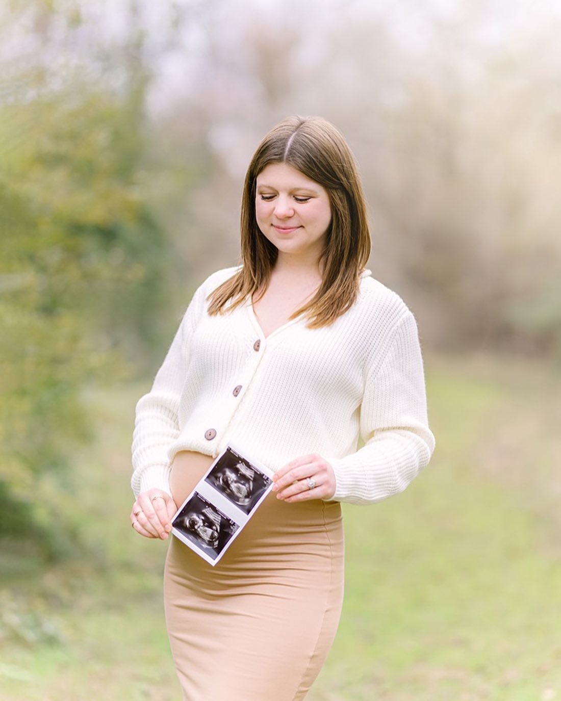 📷✨ &ldquo;My Recipe for a Successful Maternity Photo Session&rdquo; ✨

As a photographer specializing in capturing the magic of maternity, I&rsquo;ve perfected a recipe for creating timeless and beautiful memories. Here are the essential ingredients