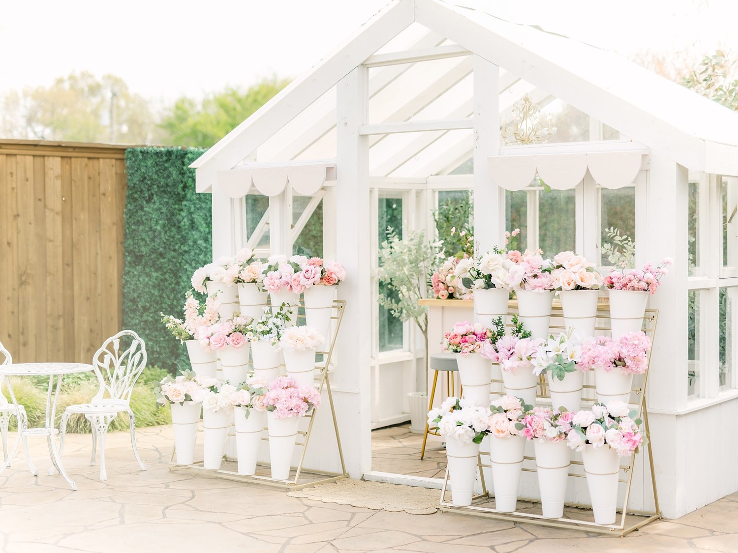 spring-greenhouse-mini-sessions-2025_0016.jpg